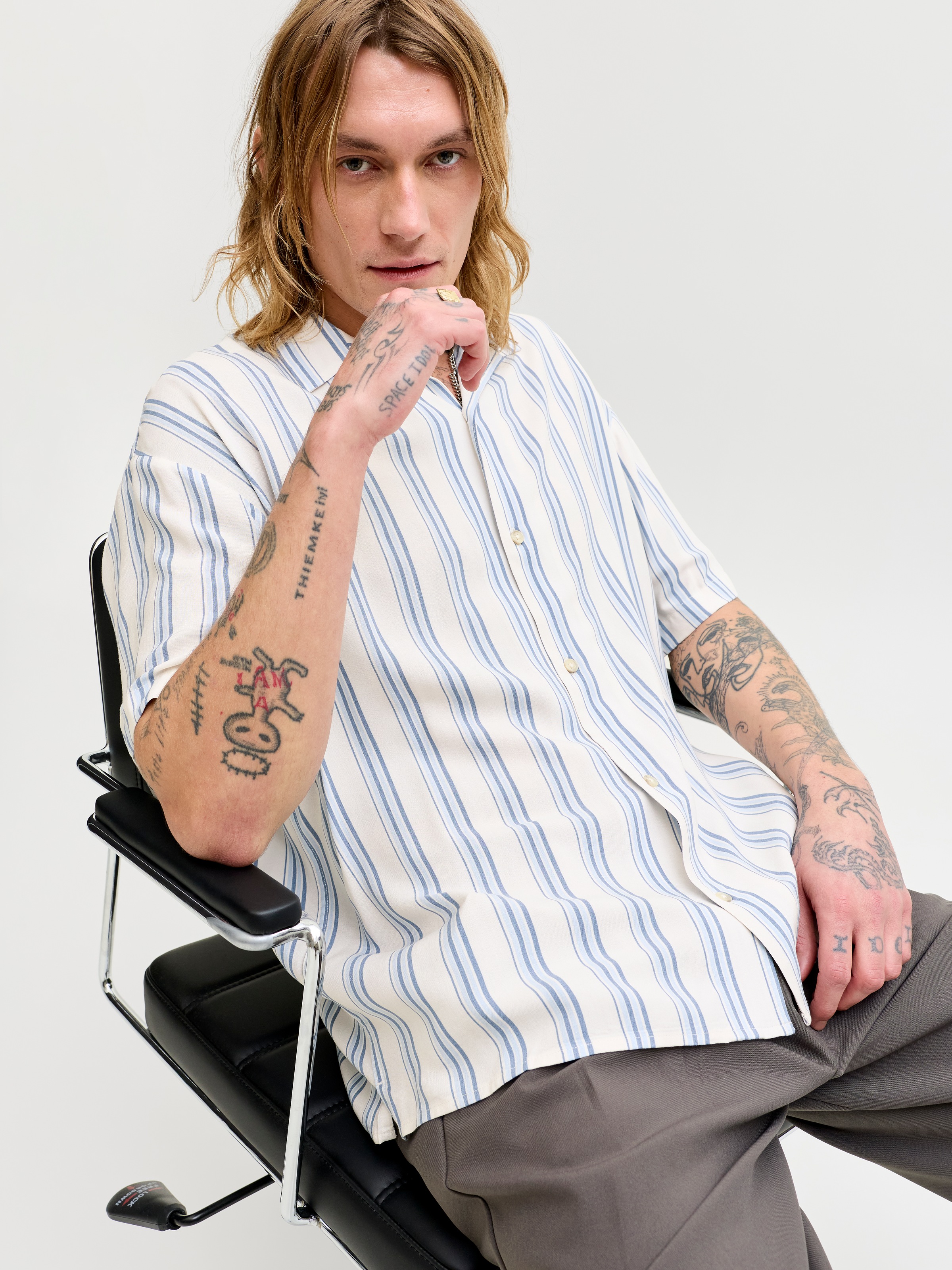 Jack & Jones Kurzarmhemd "JJEJEFF RESORT STRIPE SHIRT S/S SN" Viskose, loos günstig online kaufen