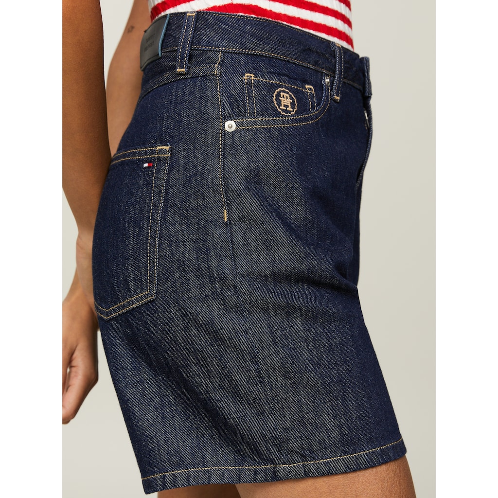 Tommy Hilfiger Shorts »SMD DNM STRAIGHT SHORT HW LINA«, mit Kontrastnähten