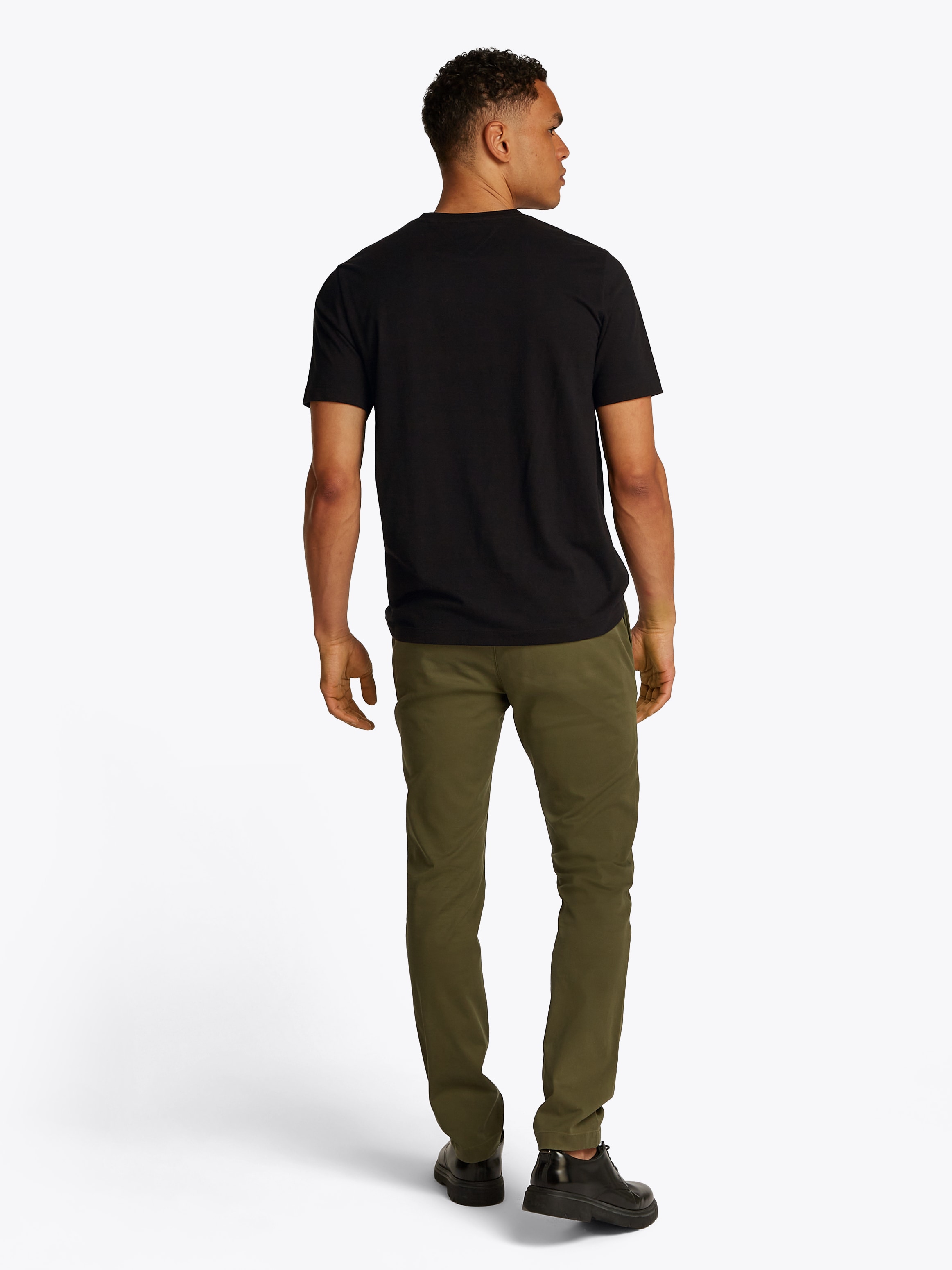 Tommy Hilfiger T-Shirt »ESSENTIAL REG FIT SOLID TEE«, mit Rundhalsausschnitt