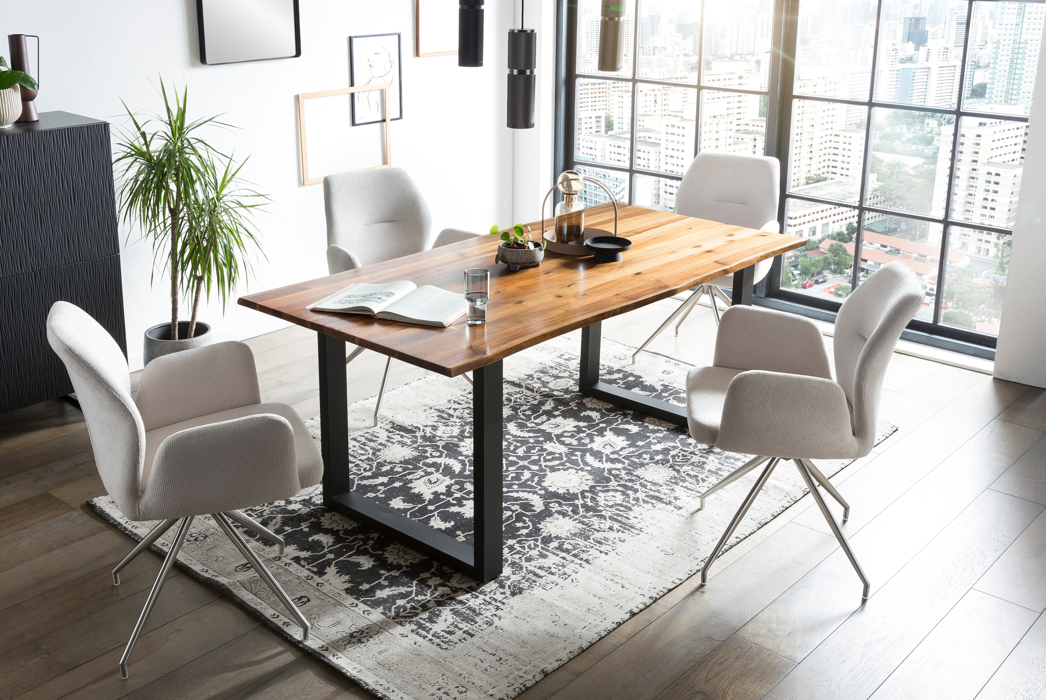 SalesFever Essgruppe "Tischgruppe für gemütliche Familienabende" Set, 5 Stk. tlg. Tischplatte mit echter Baumkante, Gestell aus rostfreiem Edelstahl
