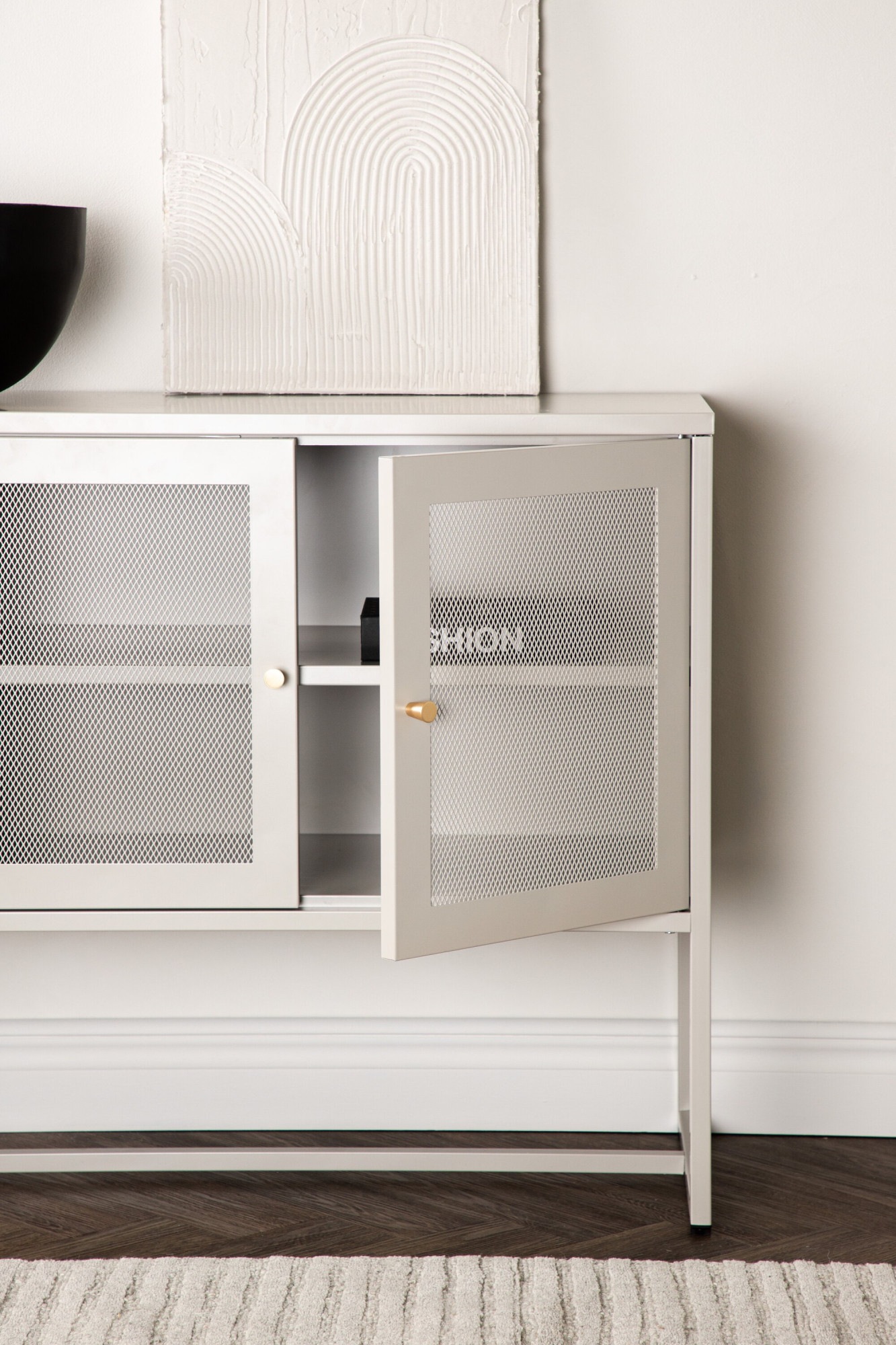 Venture Home Sideboard »Malla, Sideboard mit Gittertüren, Industrial, Breite 120 cm« Anrichte, Pulverbeschichtung, hohe Beine, 2 Einlegeböden, modern