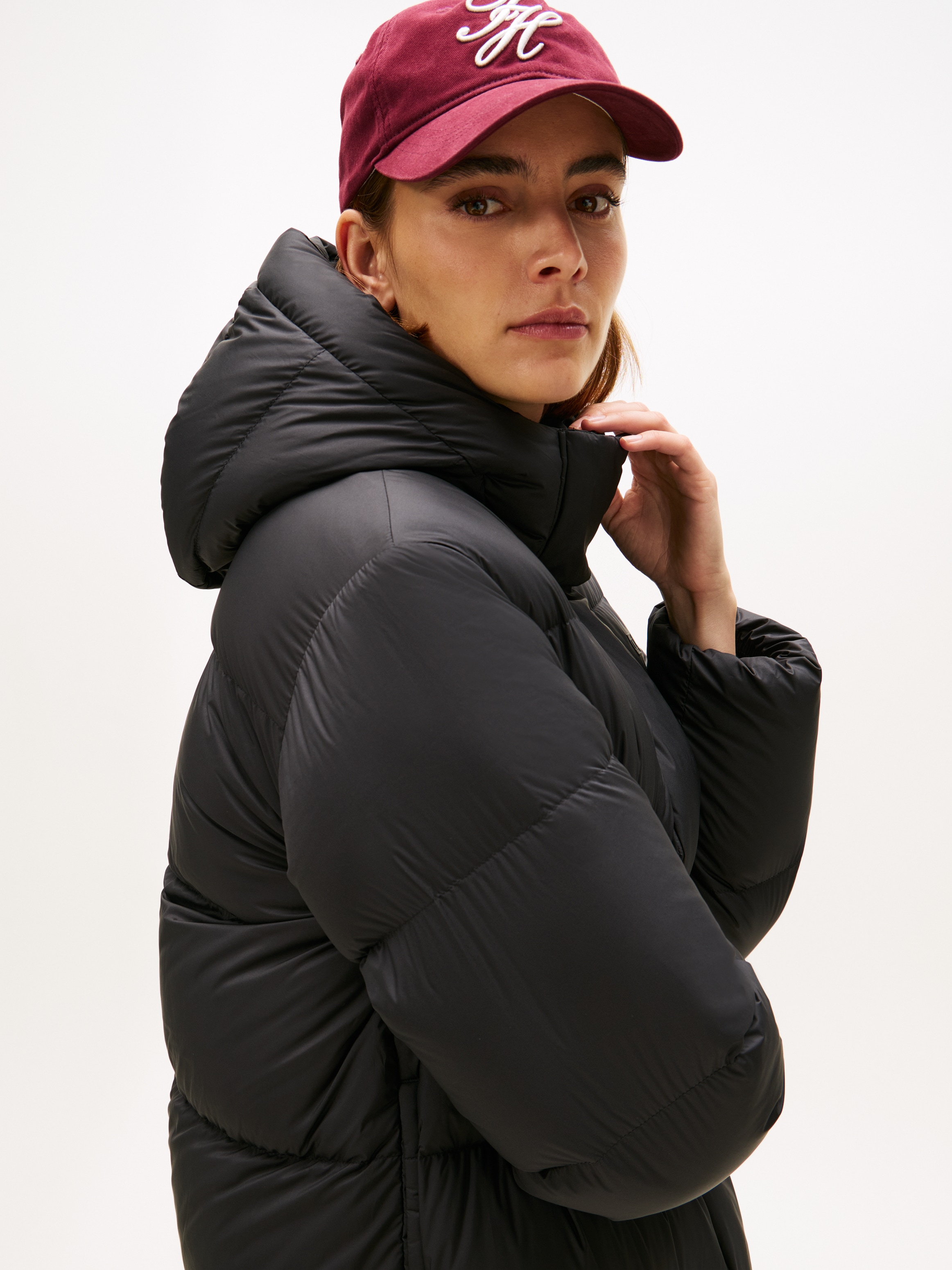 Tommy Hilfiger Daunenmantel »MODERN DOWN REG COAT«, mit wärmenden Daunen gefüttert