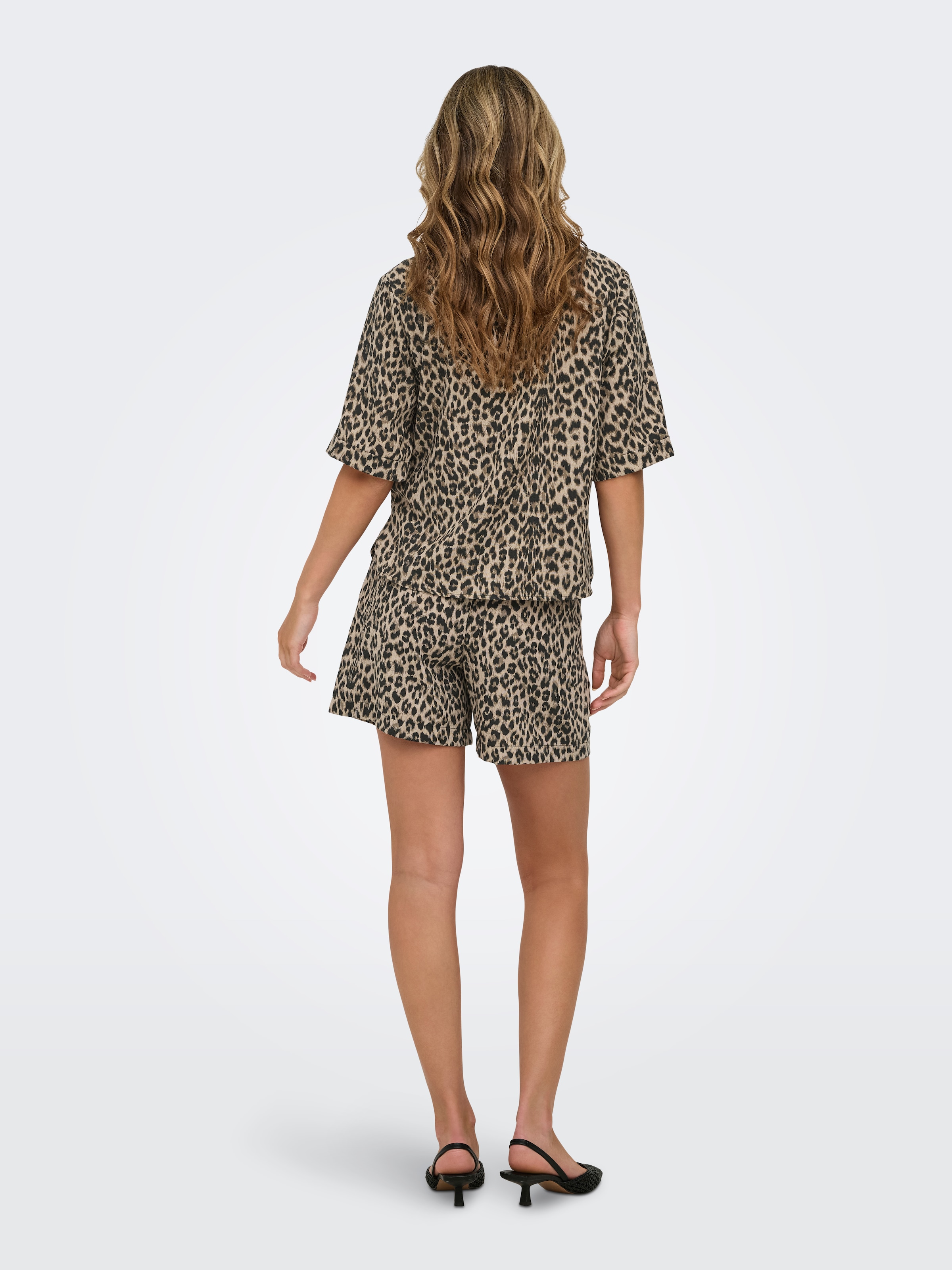 ONLY Kurzarmbluse »ONLEMMIA S/S BUTTON SHIRT PNT« Materialmix, regular fit