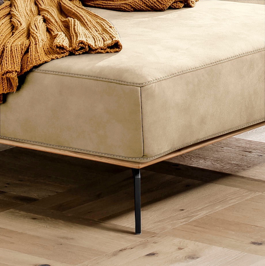 W.SCHILLIG Ecksofa »run, Designsofa mit tollem Sitzkomfort, bequem, L-Form«, mit Holzsockel, Füße in Schwarz pulverbeschichtet, Breite 299 cm