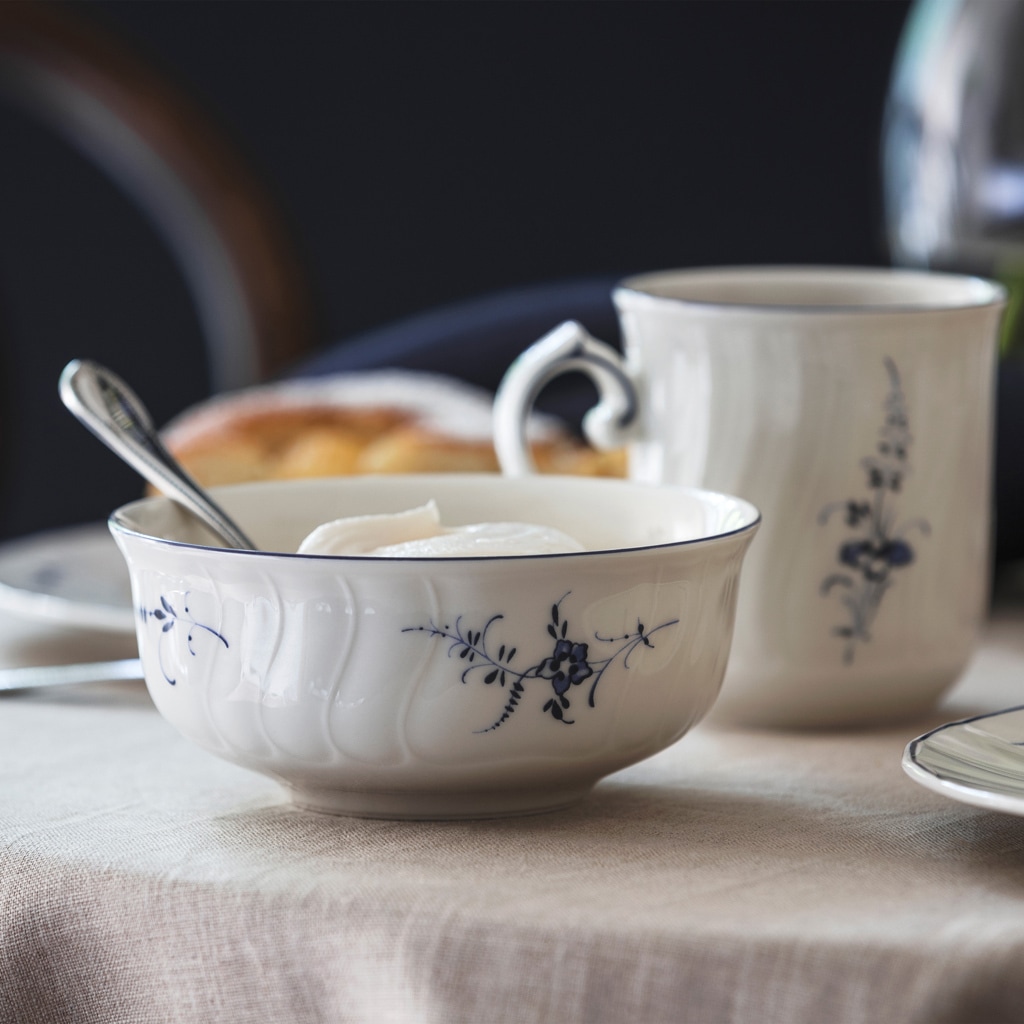 Villeroy & Boch Geschirr-Set »Geschirr-Set Vieux Luxembourg 18er Set weiß-blau« Spülmaschinengeeignet, Mikrowellengeeignet