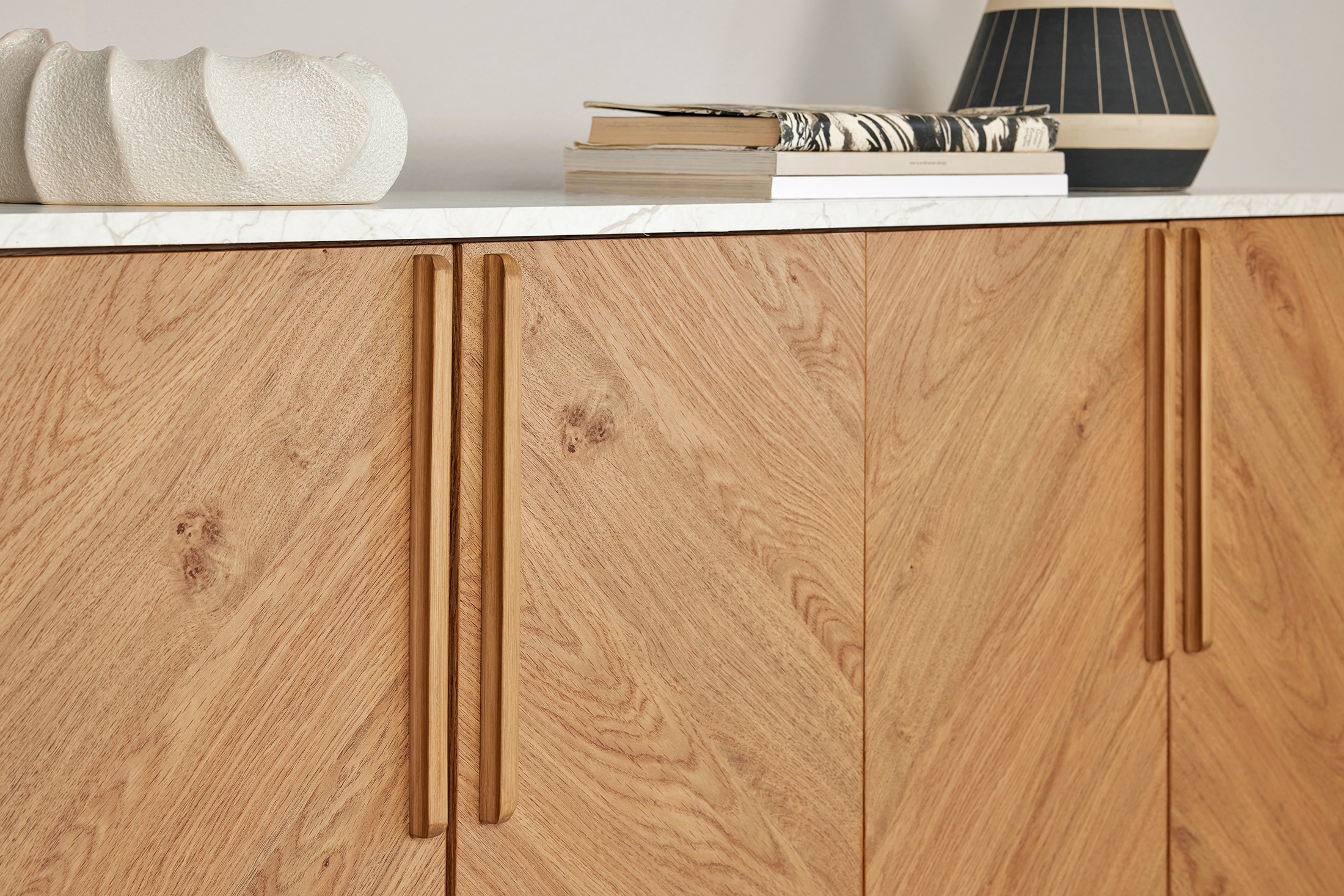 Jahnke Sideboard »ARROW SB 160«, (1 St.), Sideboard, abgerundet, Fischgrät-Muster, Breite 159,5 cm