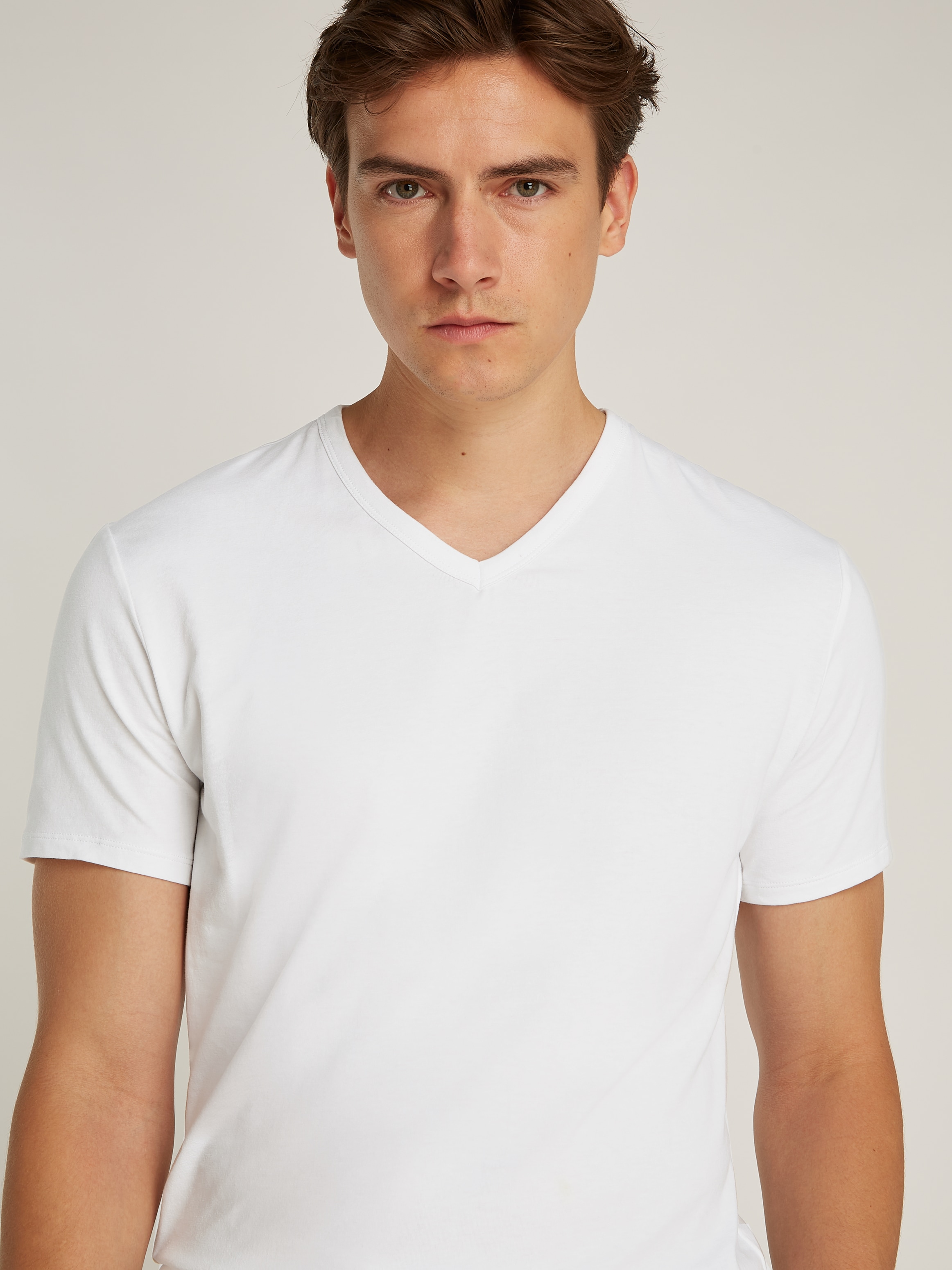Calvin Klein Underwear T-Shirt »S/S V NECK 3PK«, (Packung, 3 tlg., 3er-Pack), mit Logo am Saum