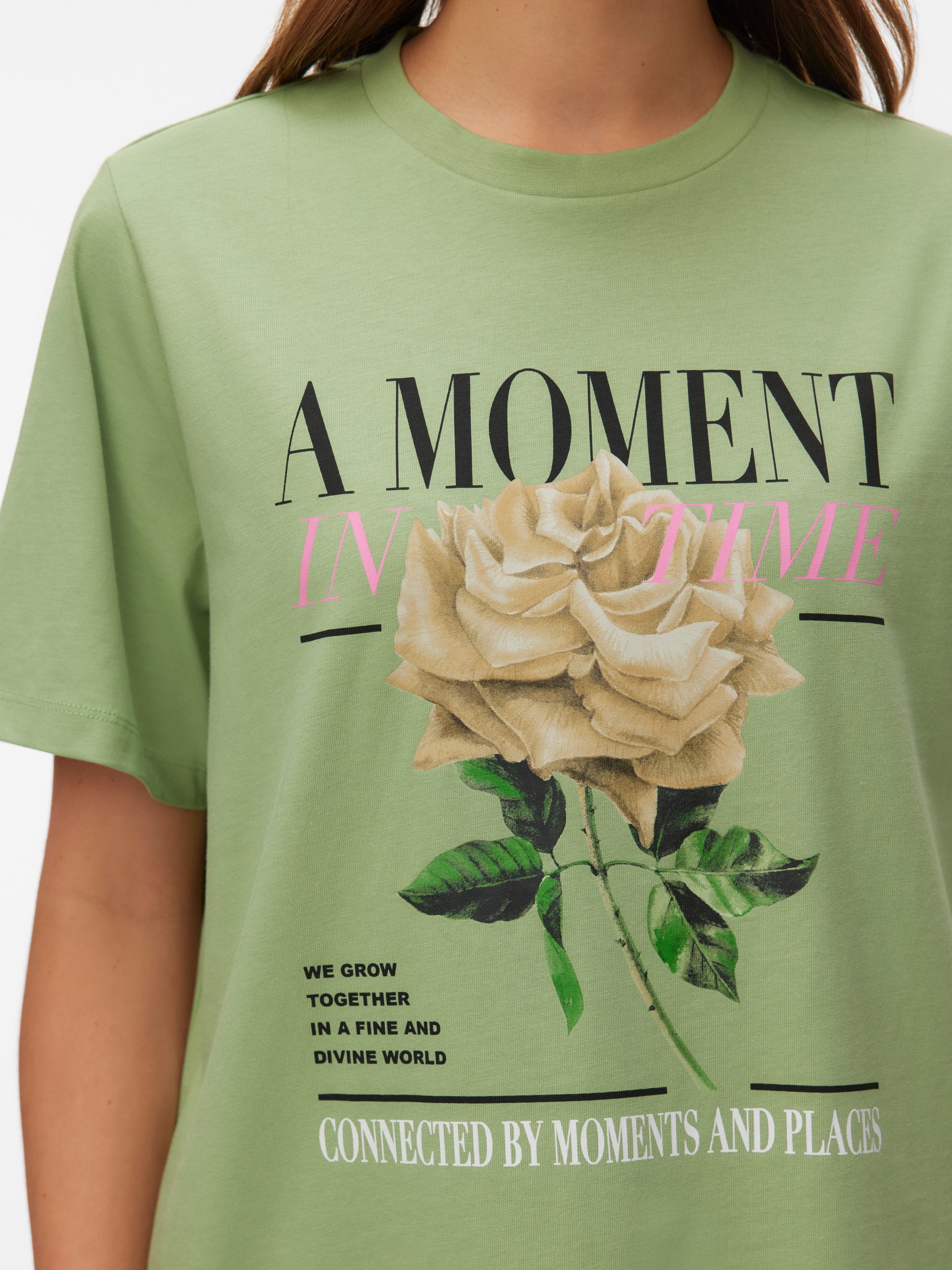 Thumbnail - Vero Moda Kurzarmshirt "VMURENA CATY SS TOP BOX JRS" mit floralem Print