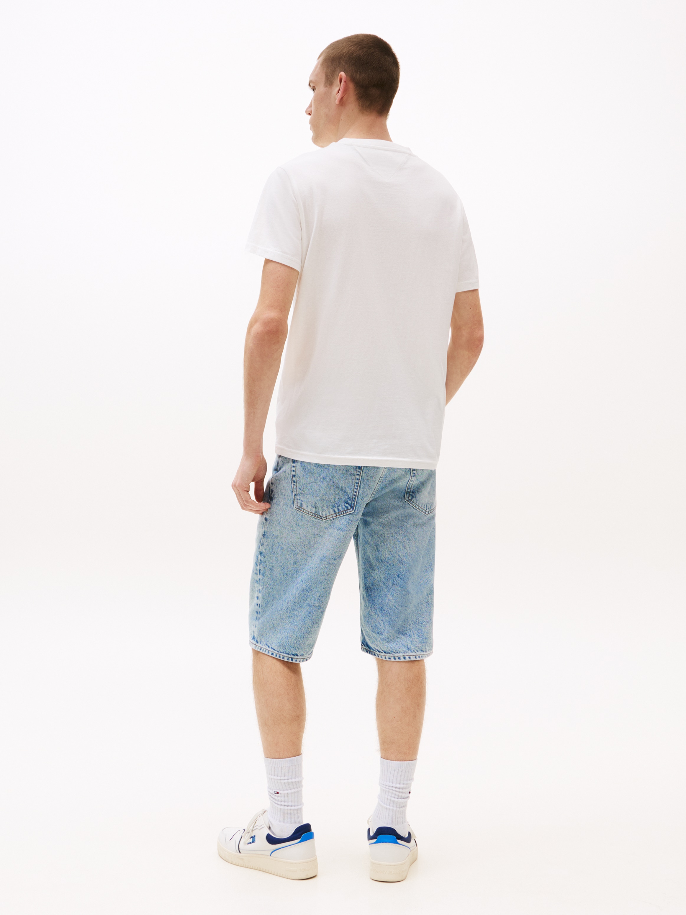 Tommy Jeans T-Shirt »TJM SLIM STACK LOGO TEE EXT«, Mit Rundhalsausschnitt
