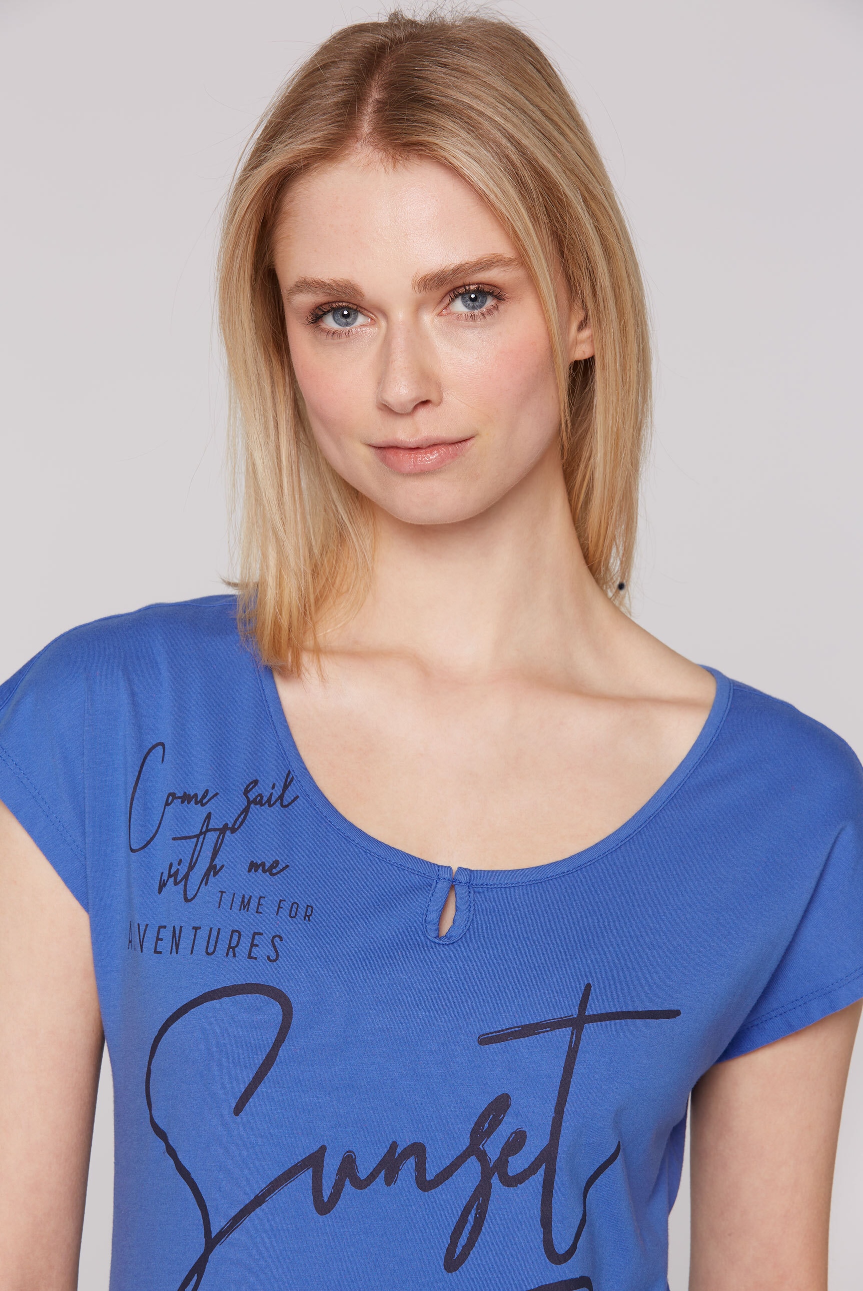 SOCCX Rundhalsshirt, mit Cut-Outs