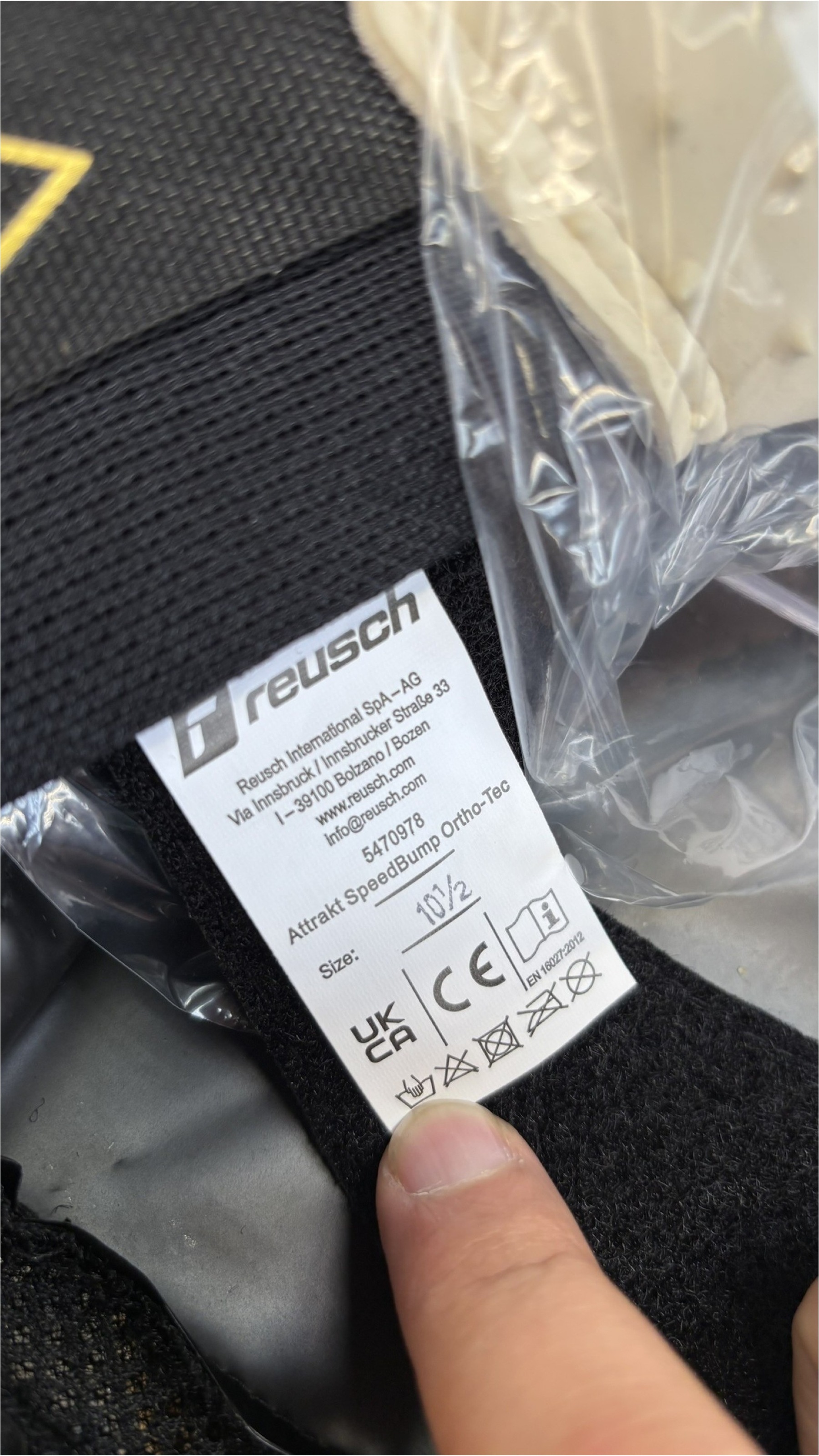 Reusch Torwarthandschuhe »Attrakt SpeedBump Ortho-Tec« mit Evolution Negative Cut