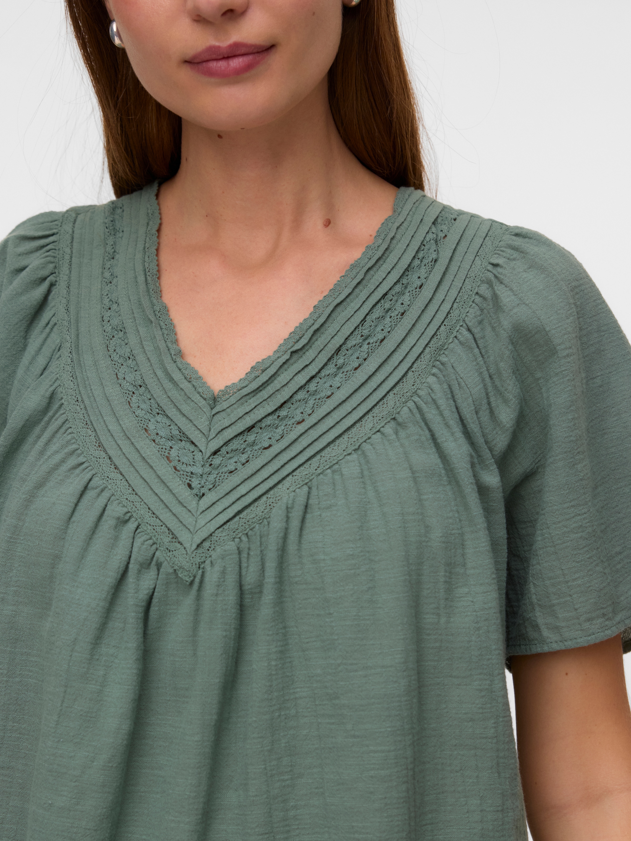 Vero Moda Kurzarmbluse »VMKARLA S/S V-NECK TOP WVN BTQ« Baumwolle