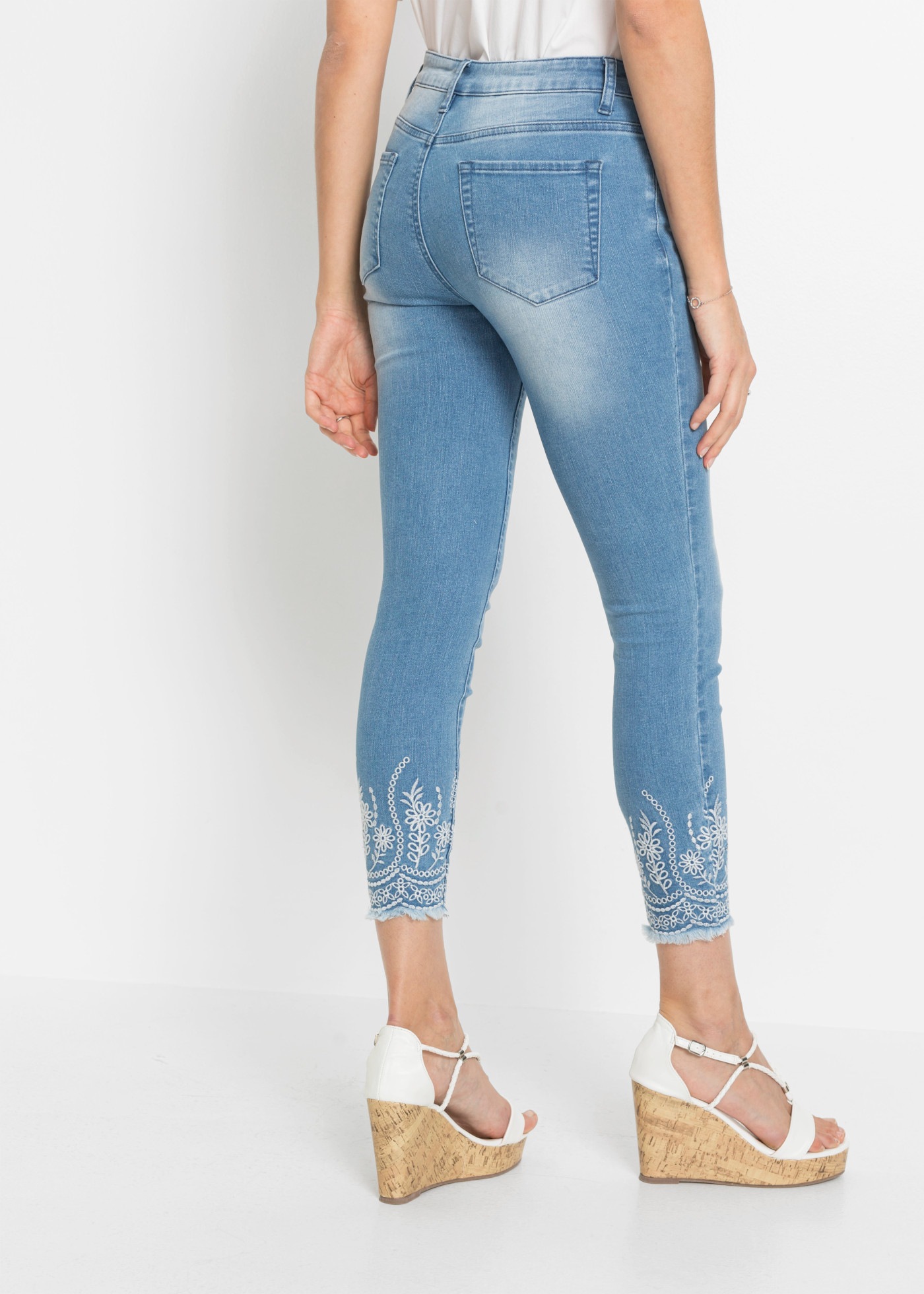 bonprix Skinny-fit-Jeans Skinny Fit, mit Elasthan-Anteil, Cropped Schnitt