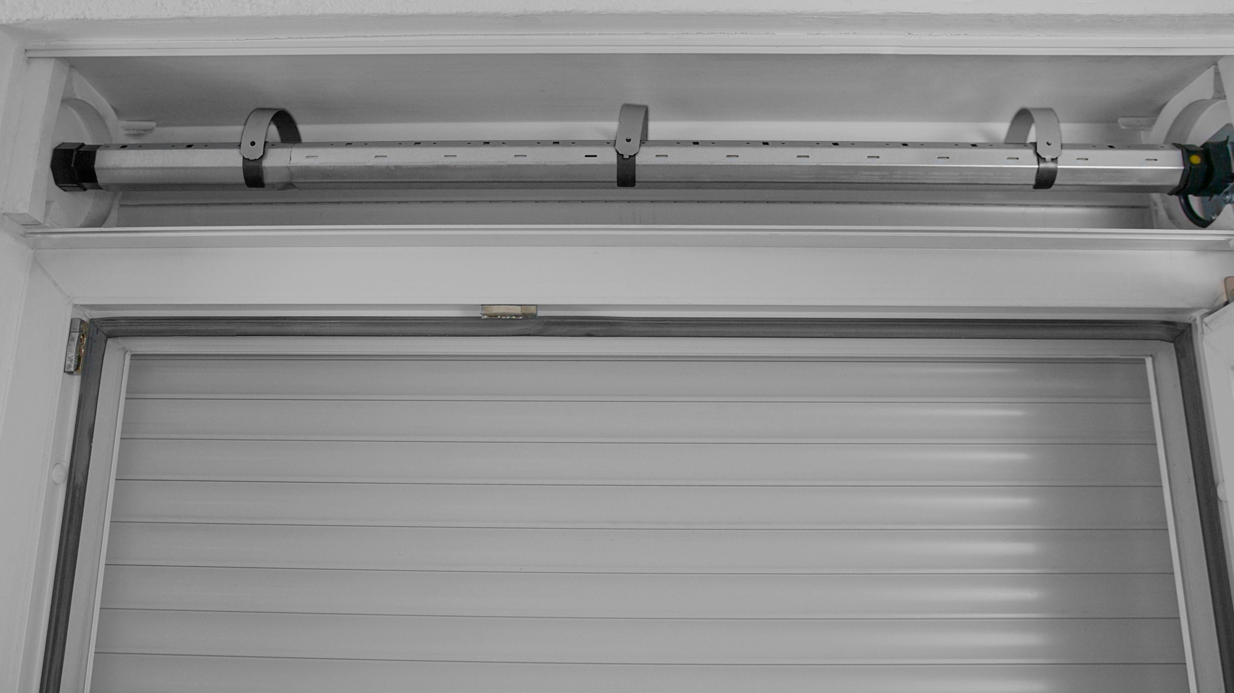 SCHELLENBERG Rollladenaufhängung »3 Stk. Einhängeklammern Mini für Ø 40 mm Stahlrohrwellen«, schützt den Rollladenmotor vor Beschädigungen