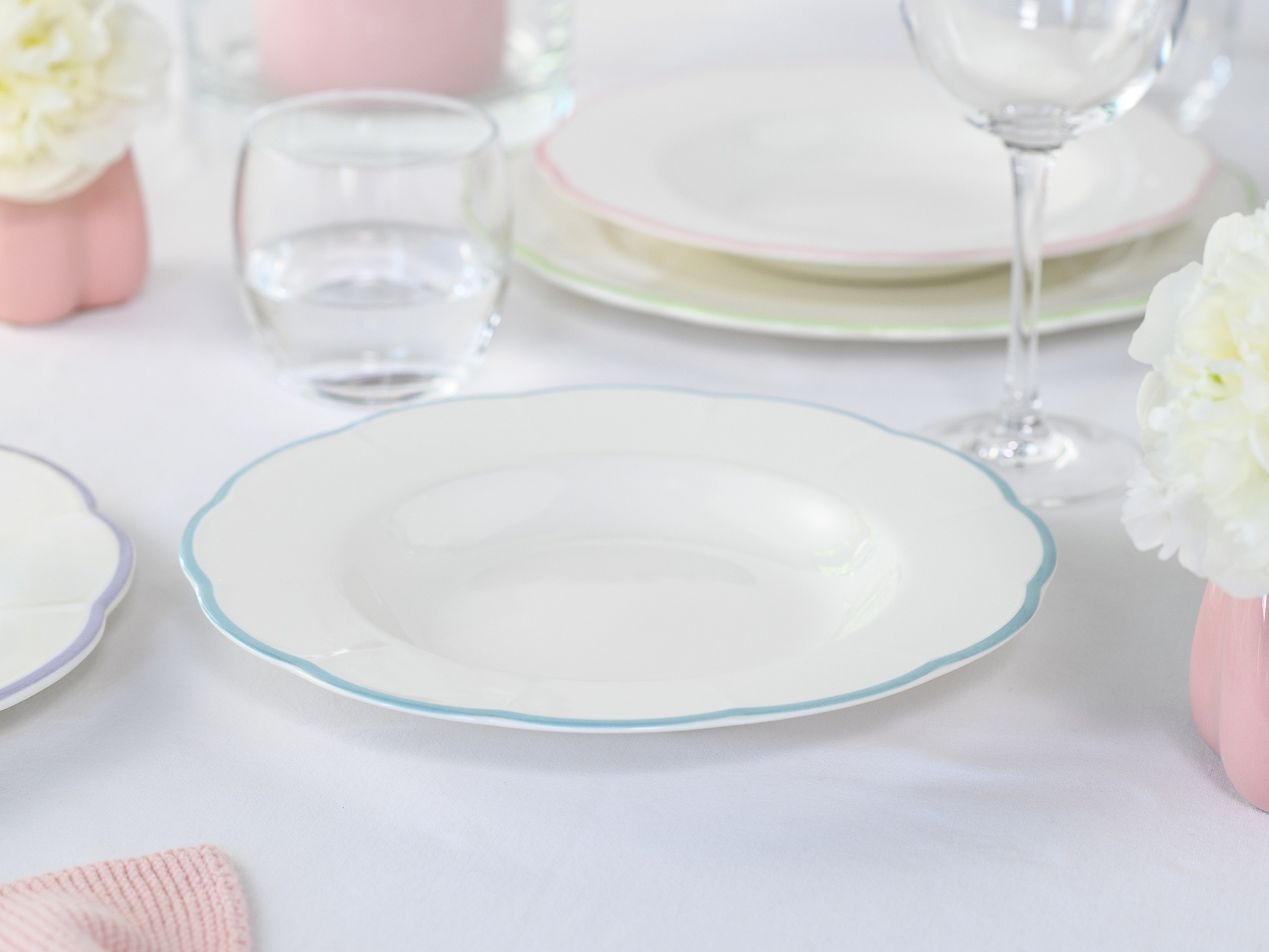 CreaTable Tafelservice »Florine Bunt, Service 8-tlg.« Teller Set, Elegant, Klassische Form, Zart gewellte Ränder