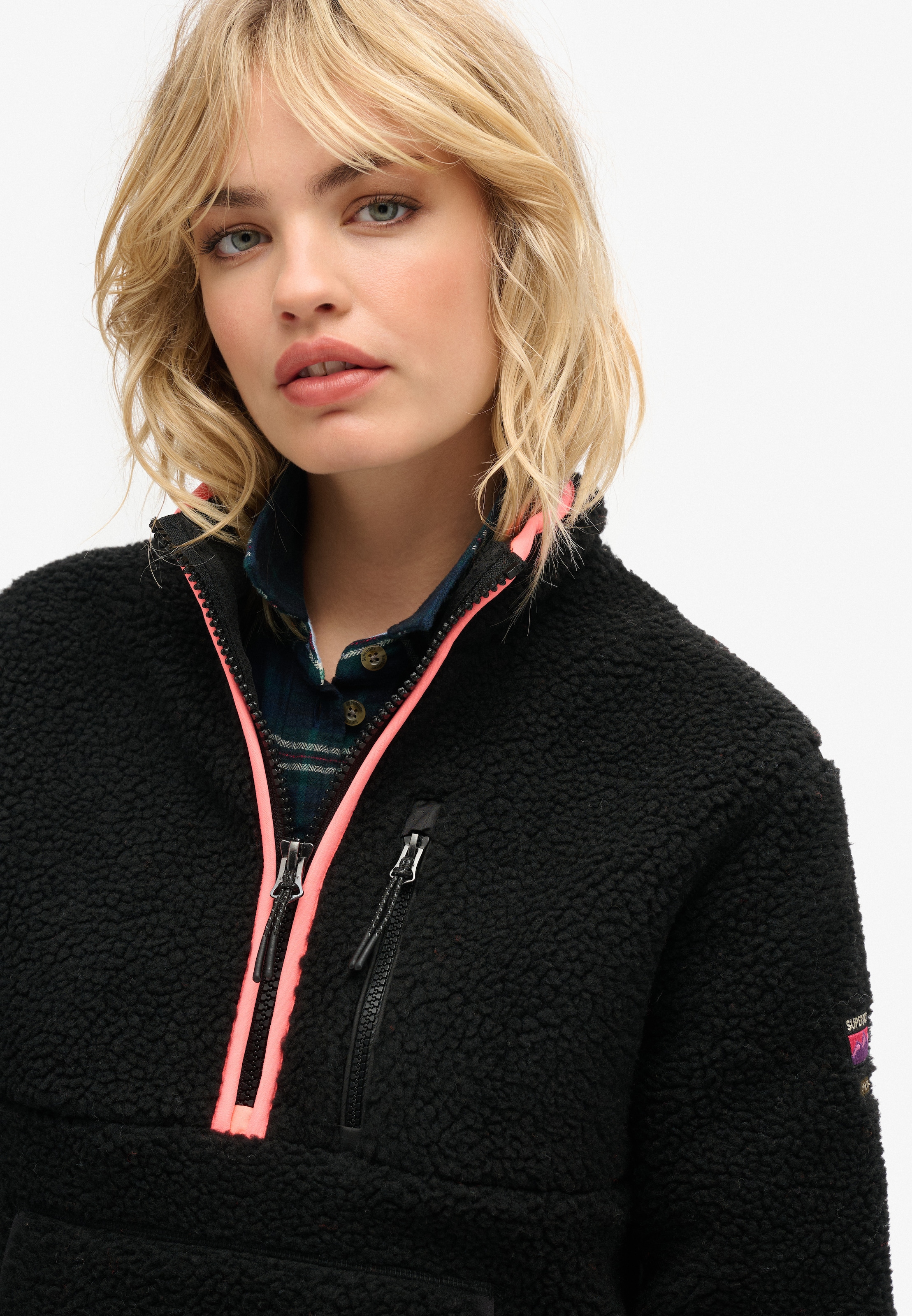 Superdry Fleecepullover "OUTDOOR HALF ZIP FLEECE", Regular Fit, hochschließender Kragen mit Reißverschluss