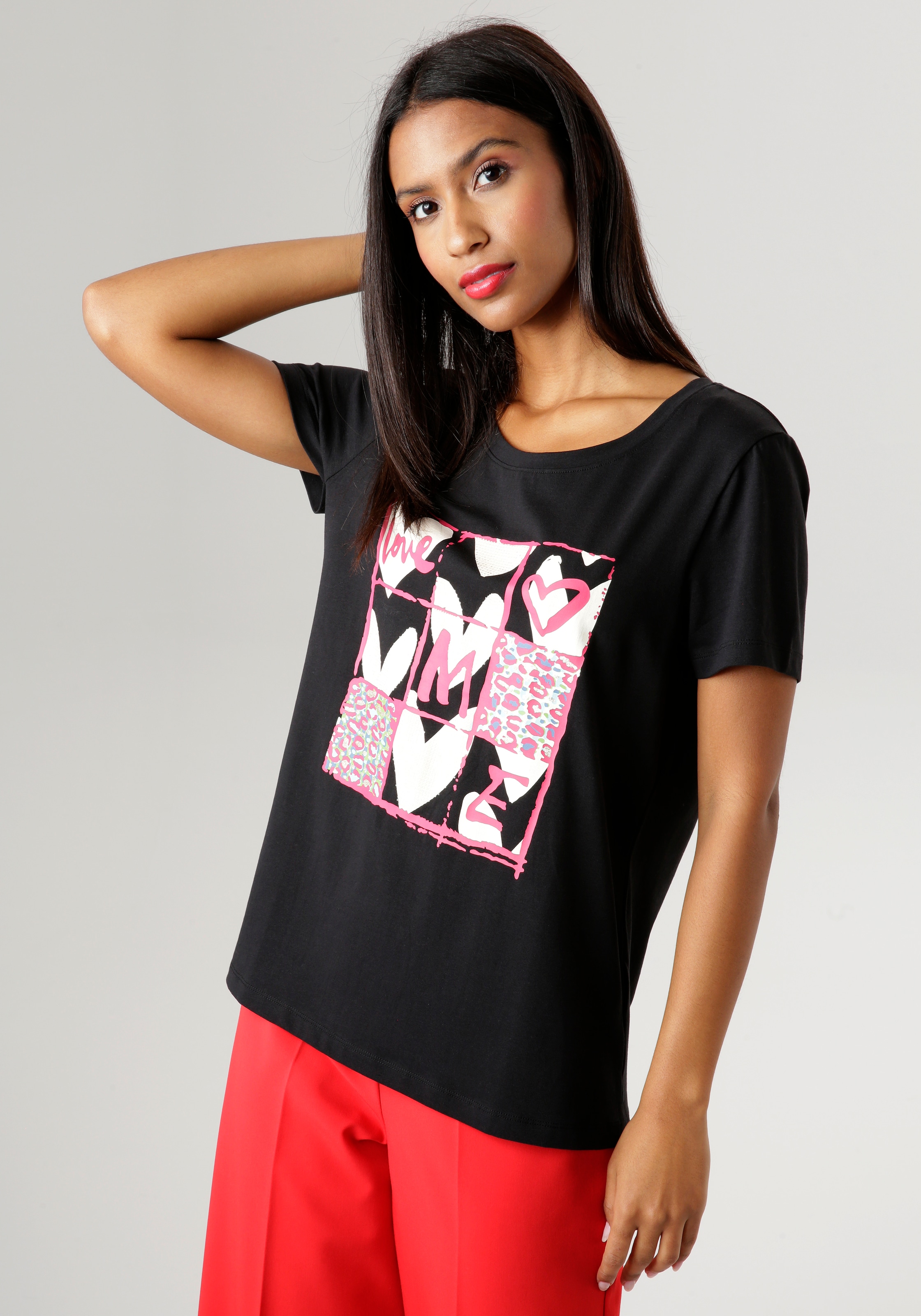 T-Shirt, mit Herzdruck, Animal-Print und Glitzerdetails - NEUE KOLLEKTION