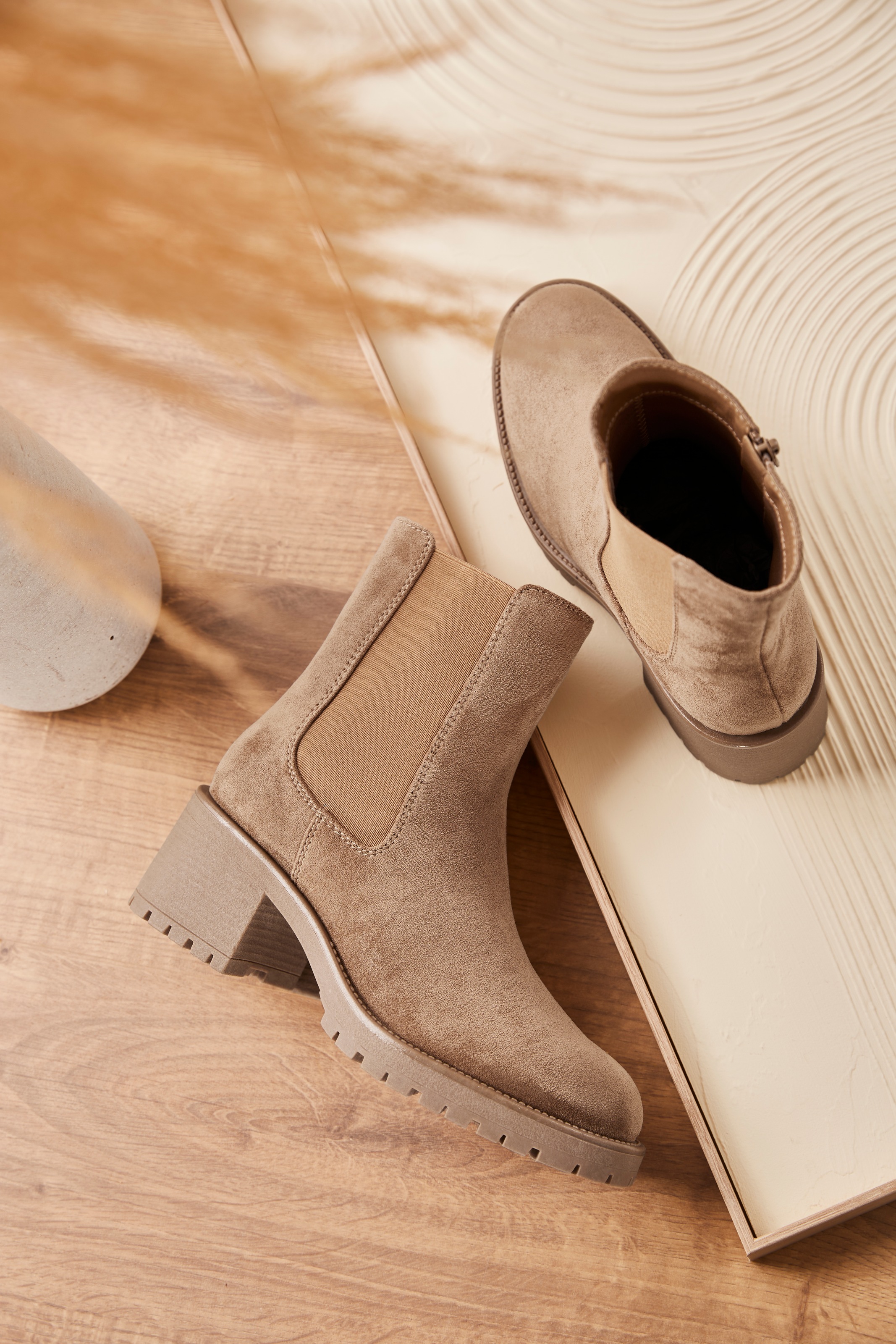 Aniston SHOES Chelseaboots Stiefelette mit Reißverschluss und Stretcheinsat günstig online kaufen