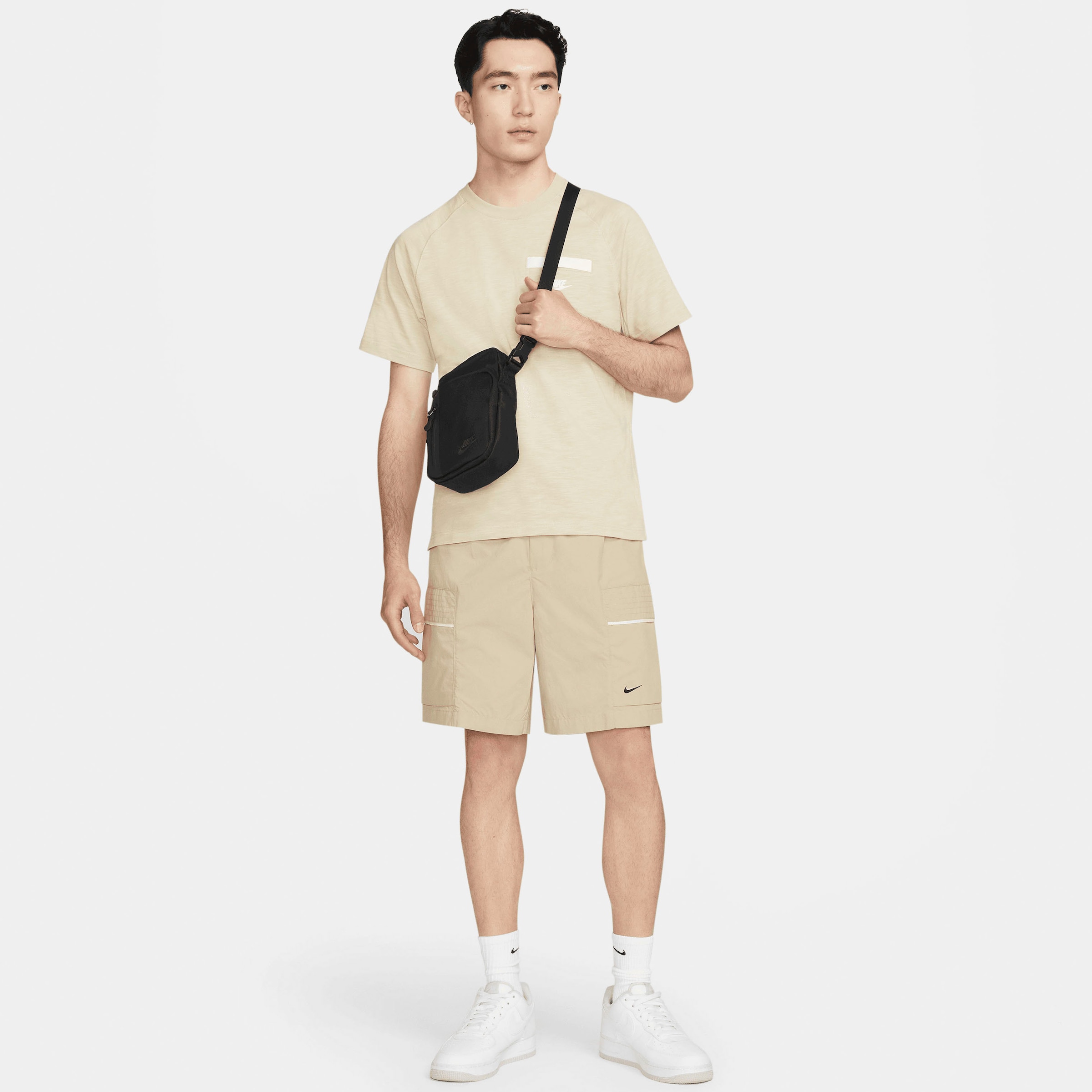 Nike Sportswear Umhängetasche »ELEMENTAL CROSSBODY« sportlicher Stil, aus Kunstfaser, mit Reißverschluss, mit Logodruck