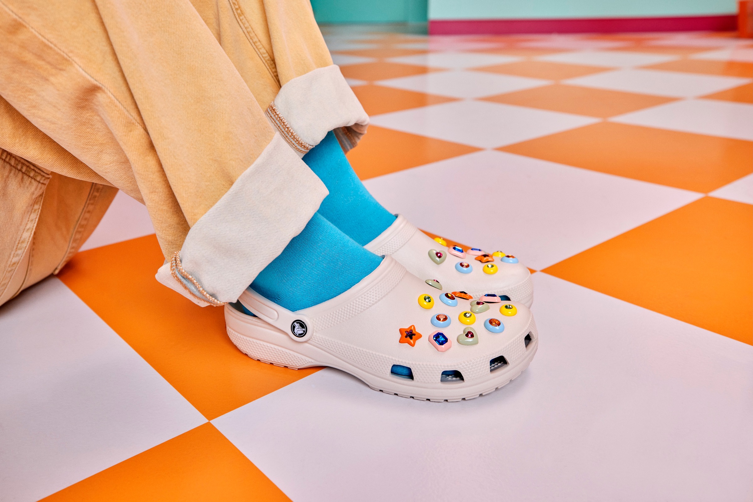 Crocs Clog »Classic Clog«, Sommerschuh, Schlappen, Hausschuh passt zu Jibbitz
