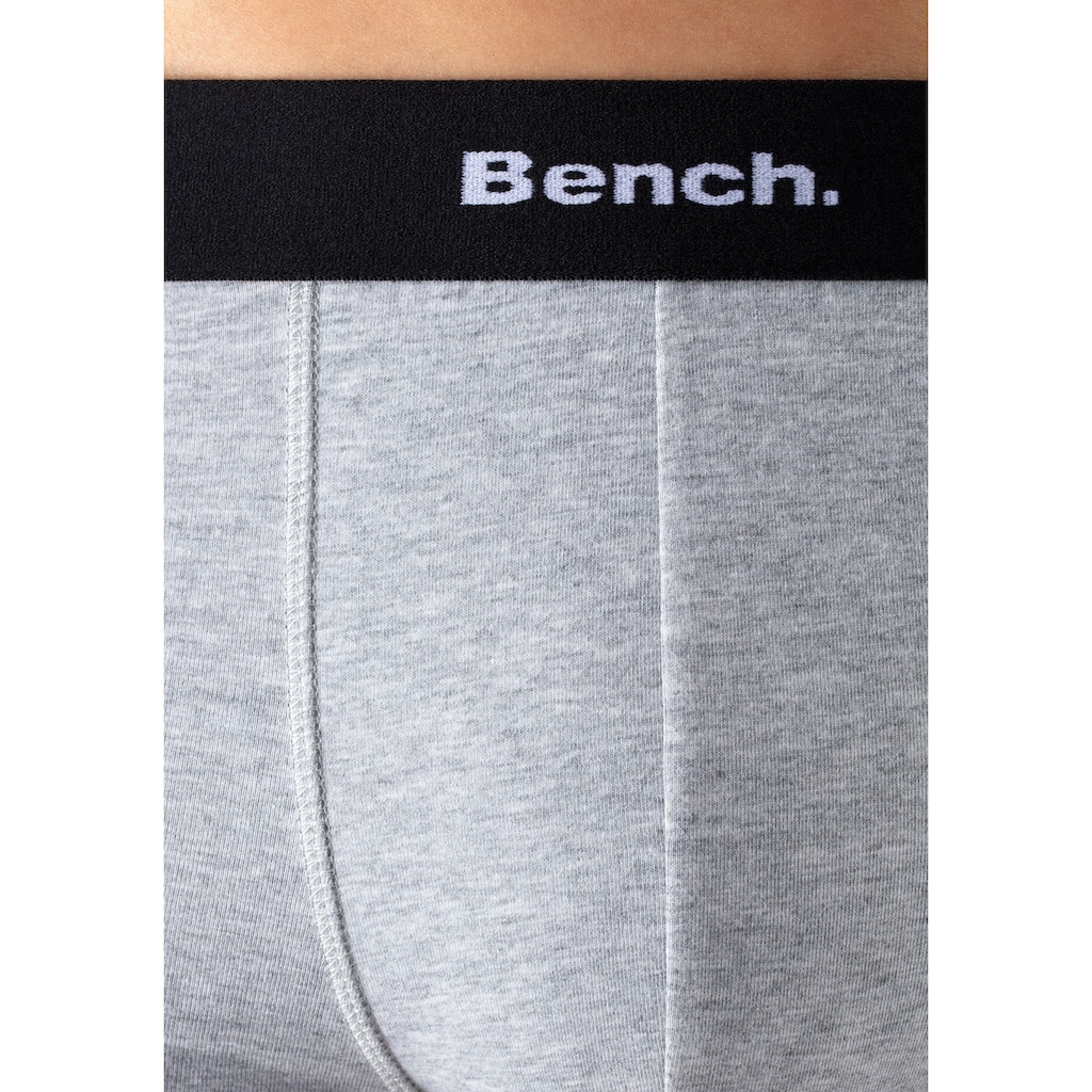 Bench. Boxershorts, (Packung, 4 St.), in Hipster-Form mit kontrastfarbenem Bund