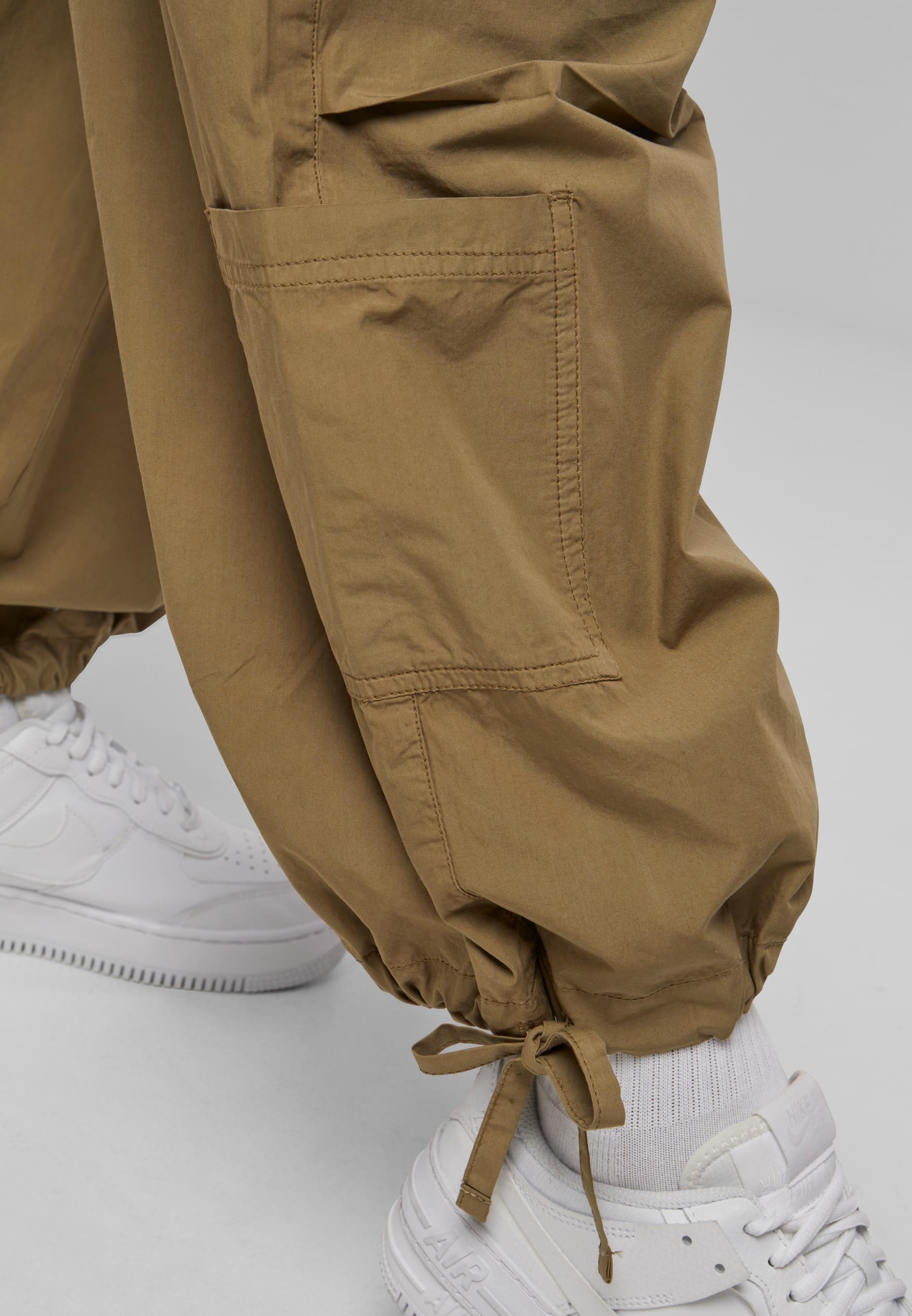 URBAN CLASSICS Cargohose »Urban Classics Ladies Cotton Cargo Parashute Pants«, (1 tlg.)