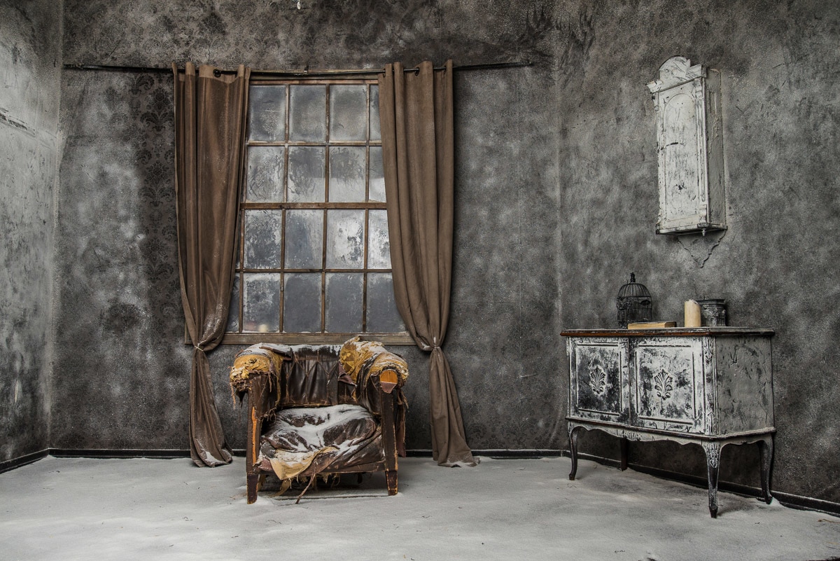 Papermoon Fototapete "Verlassenes Haus"