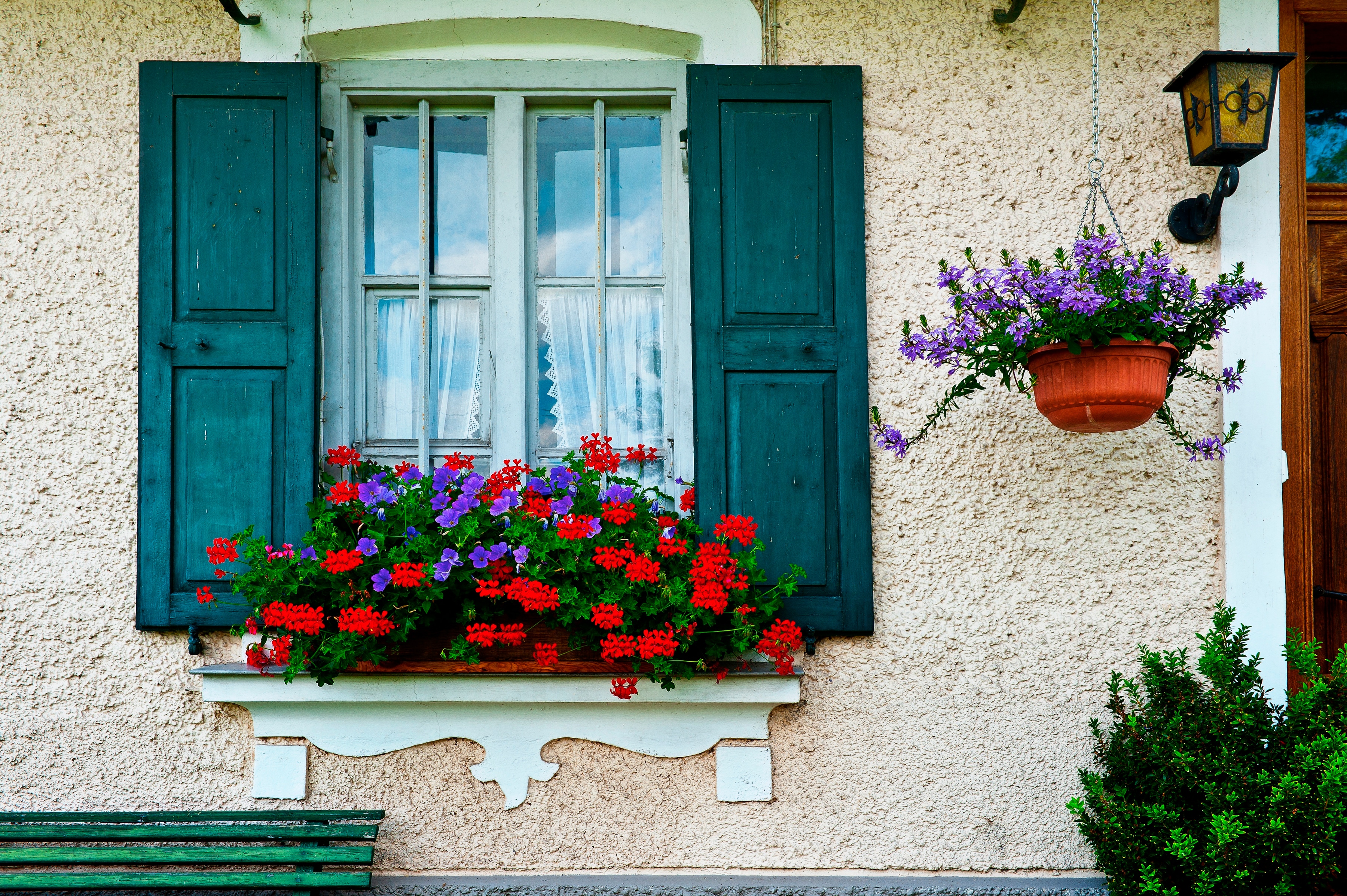 Papermoon Fototapete "Bavarian Window" glatt