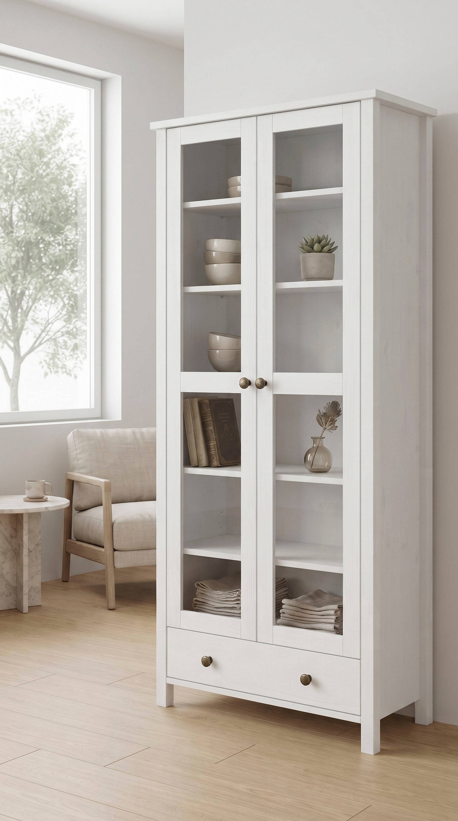 OTTO home Vitrine »Mikkeli Glasvitrine mit 1 Schubkasten, Knopfgriffen aus Metall« aus massiver FSC®-zertifizierter Kiefer, moderner Landhausstil