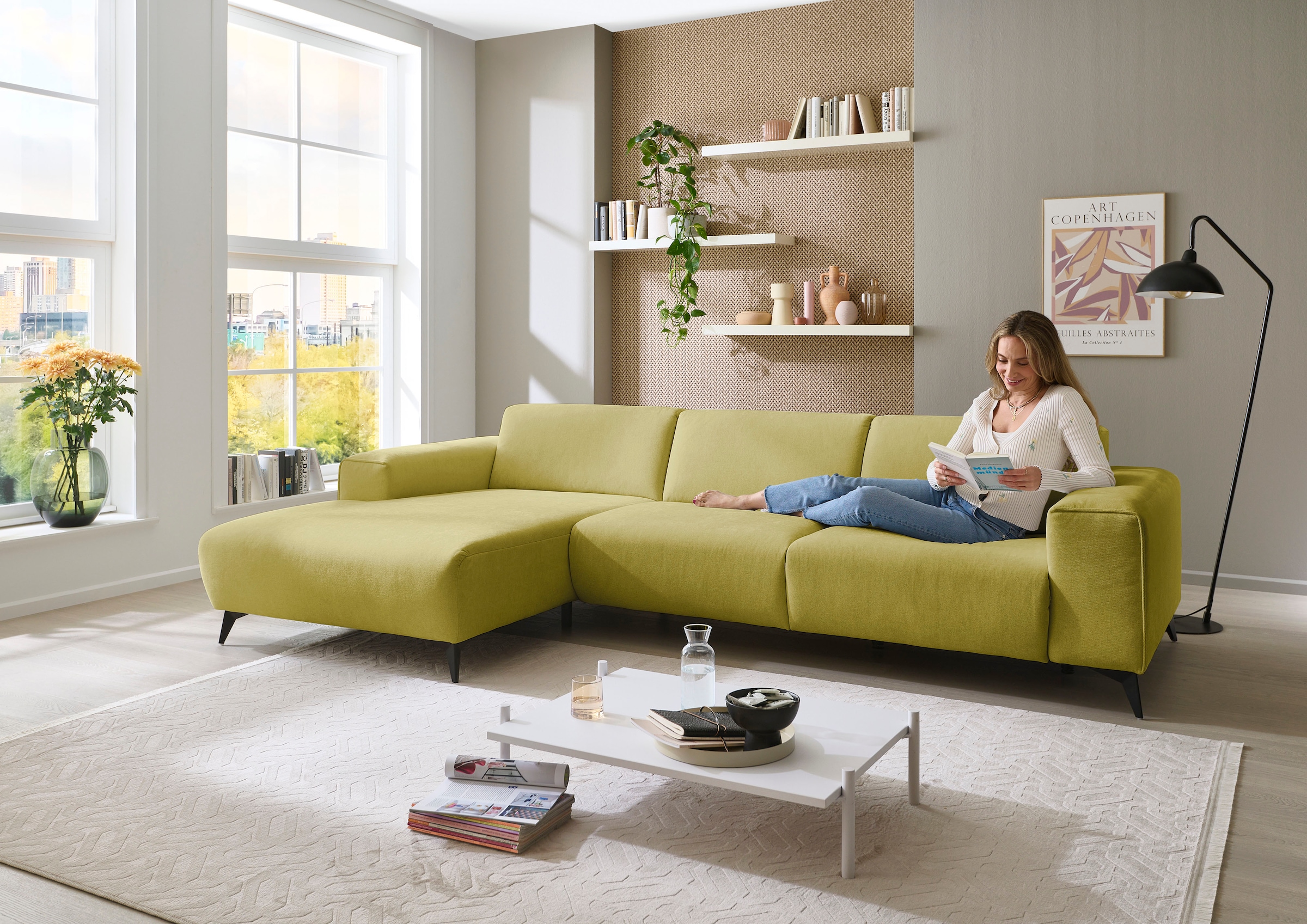 Die PlanBar Ecksofa »MP-IN24031« SoftSitz-Kaltschaumpolsterung, wahlweise mit motorischer Vorziehbank