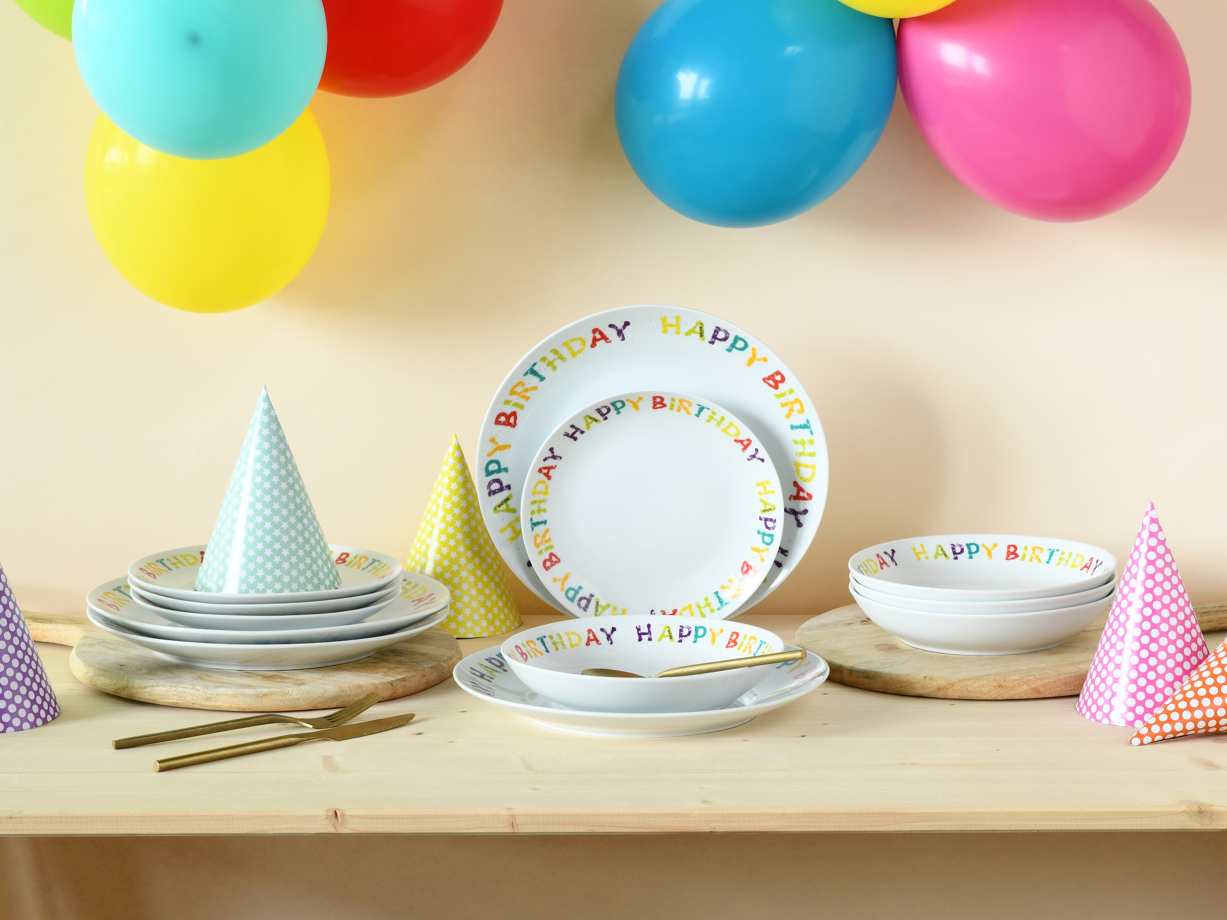 CreaTable Teller-Set »Happy Birthday, Tellerset 12-tlg.«, (Set, 12 tlg.), Fröhliches buntes Geschirr, Für alle Geburtstagsfeierlichkeiten