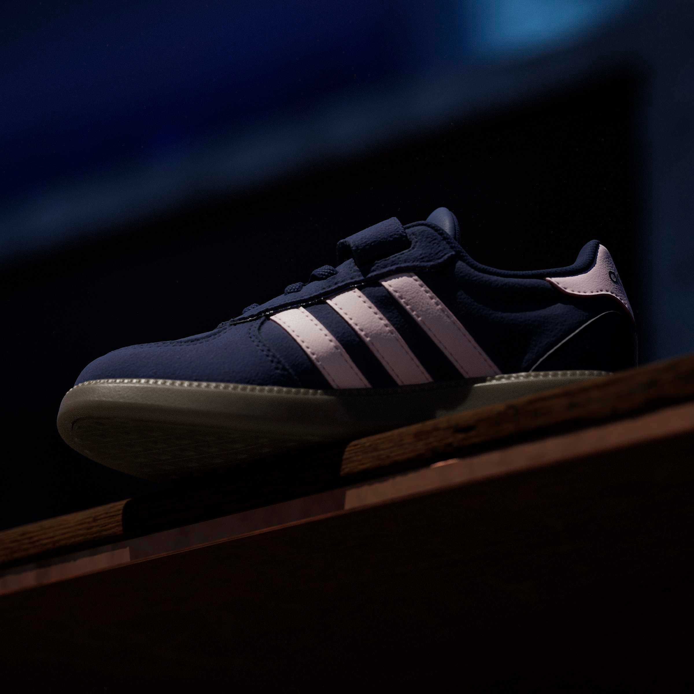 adidas Sportswear Sneaker »BREAKNET SLEEK  KINDER«  inspiriert vom Design des adidas handball spezial