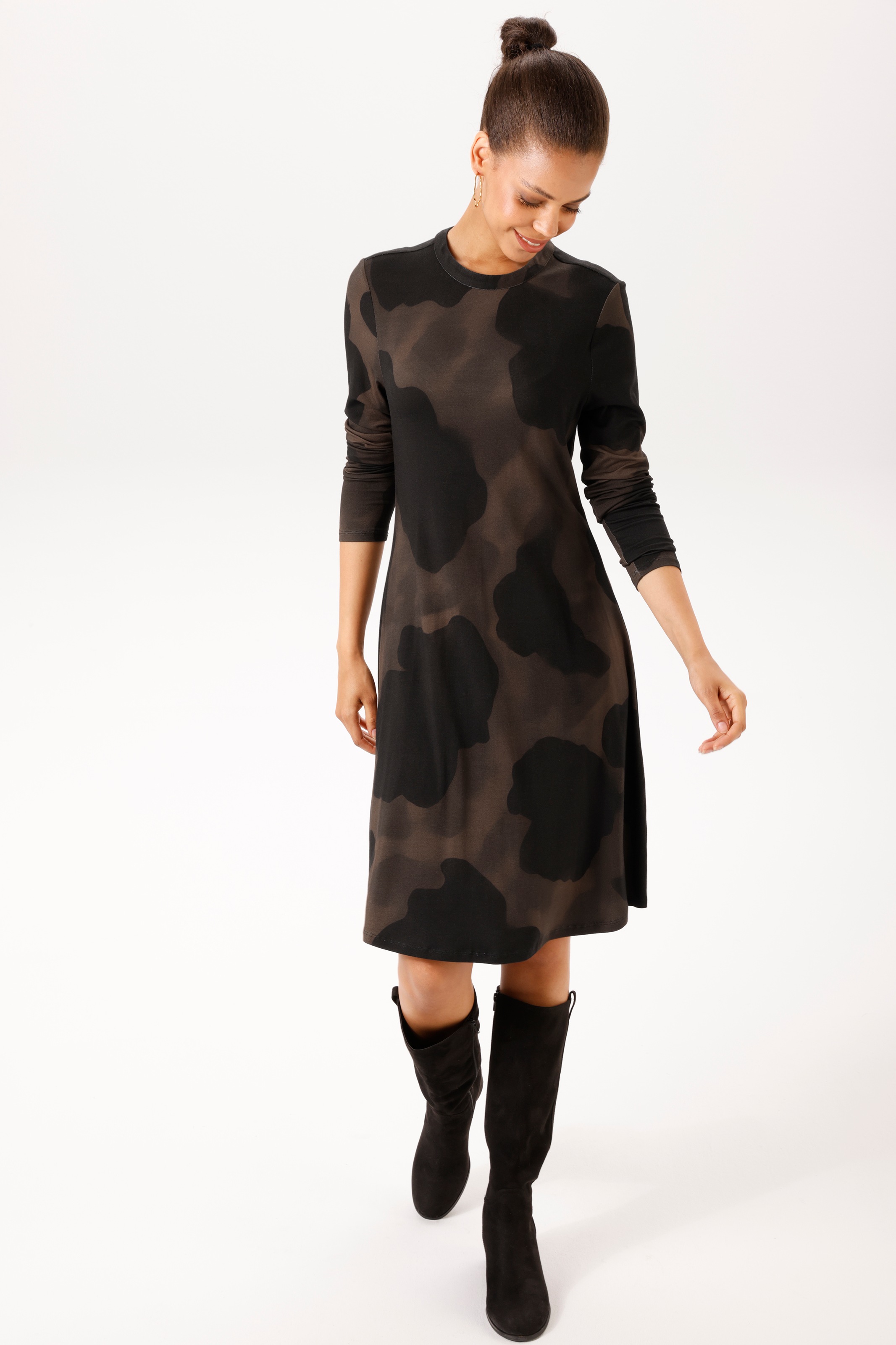 Aniston CASUAL Jerseykleid mit großflächigen, grafischen Druck im Batik-Look - NEUE KOLLEKTION