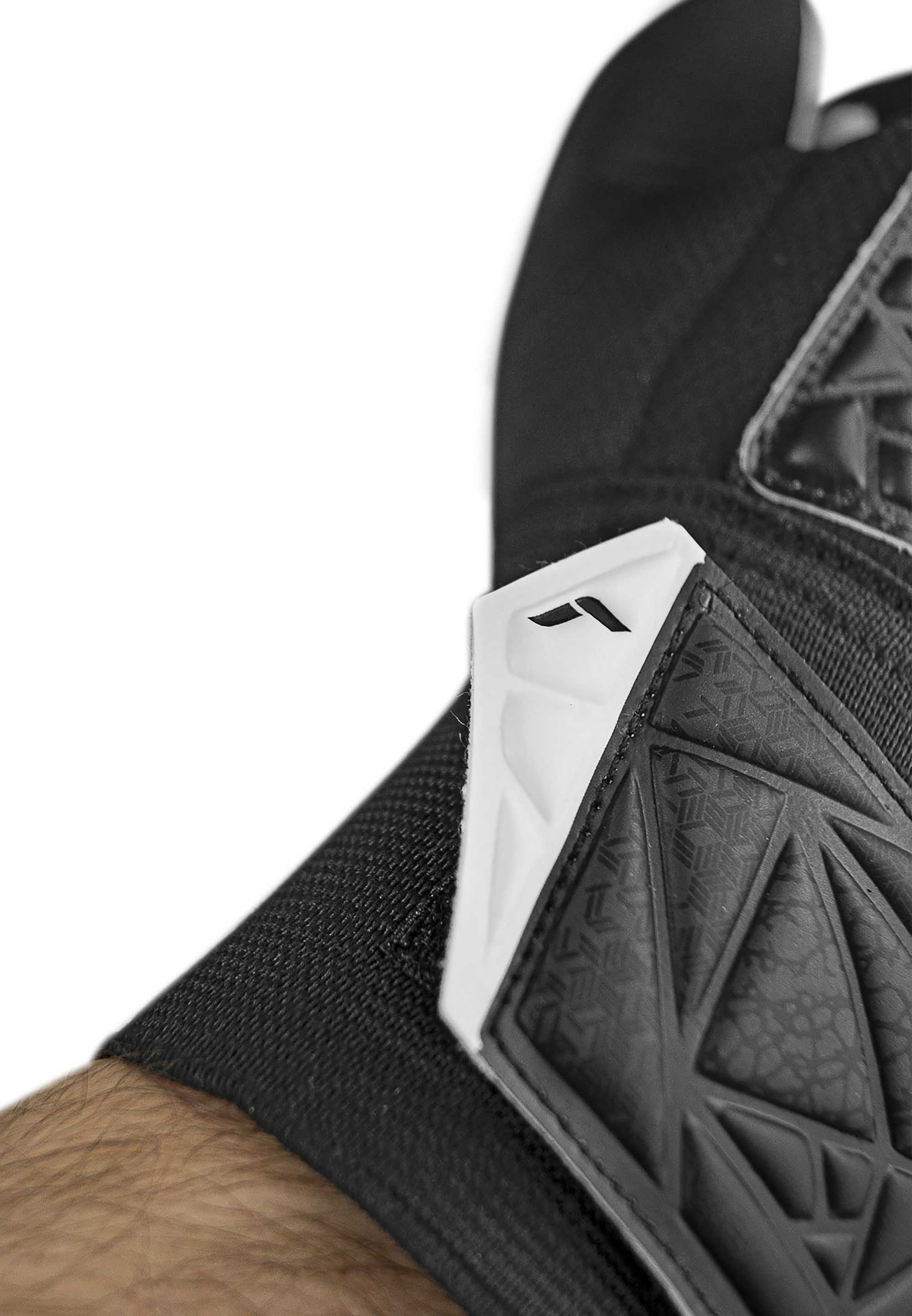 Reusch Torwarthandschuhe »Attrakt Starter Solid«, mit Negative Cut
