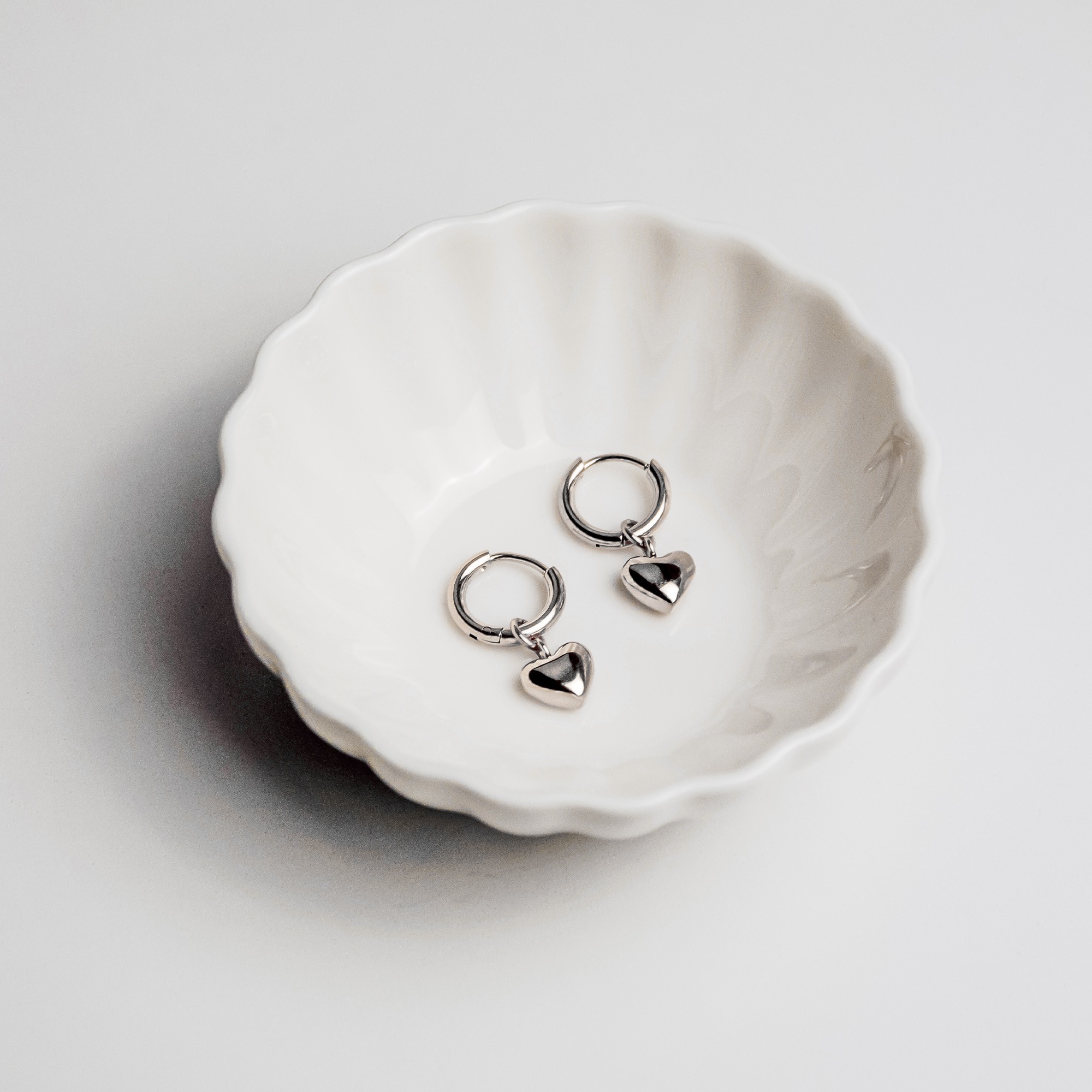 Tamaris Paar Creolen »Edelstahl Schmuck mit abnehmbaren Herz-Einhängern Tiny Heart«