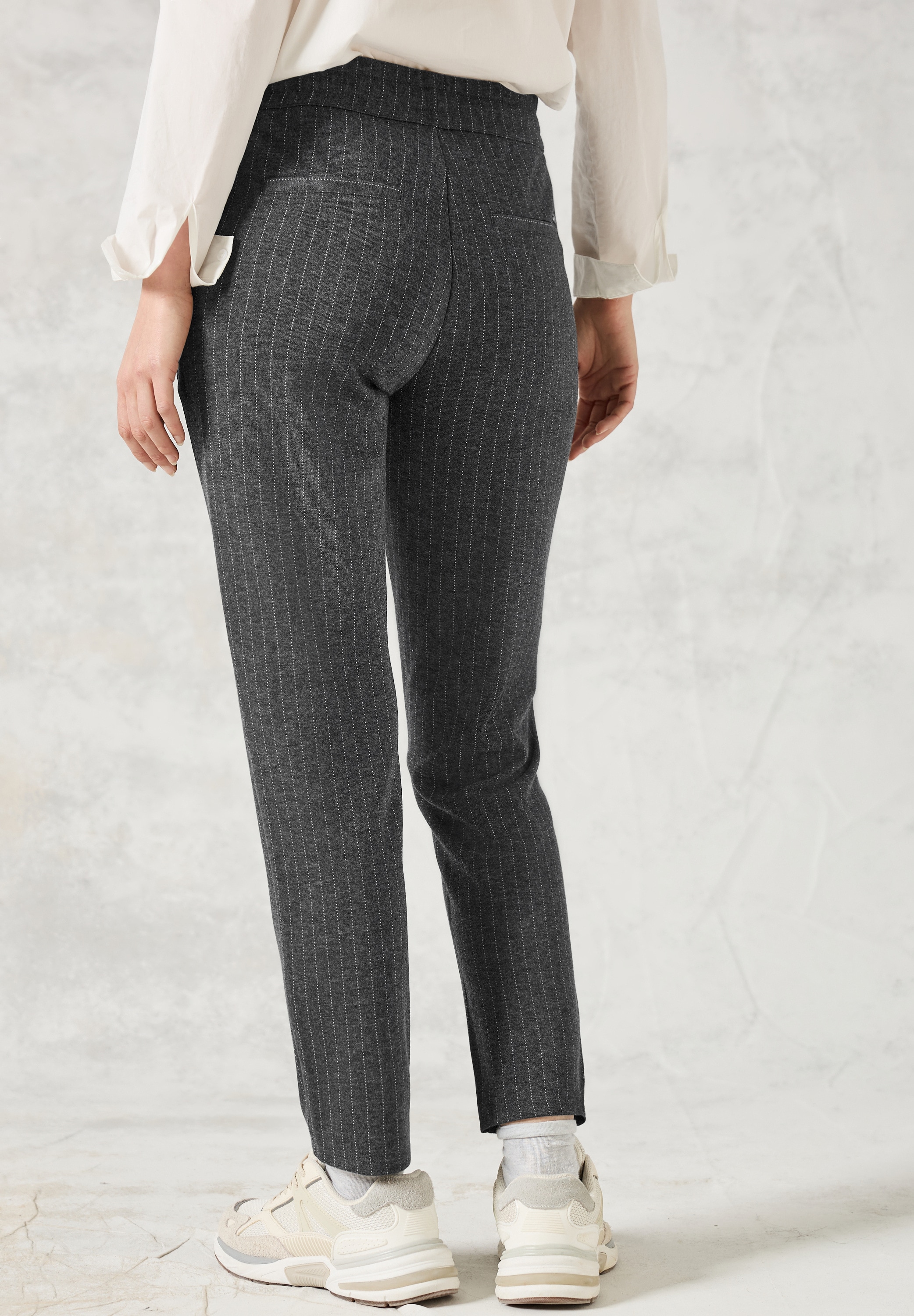 Cecil Stoffhose, Middle Waist