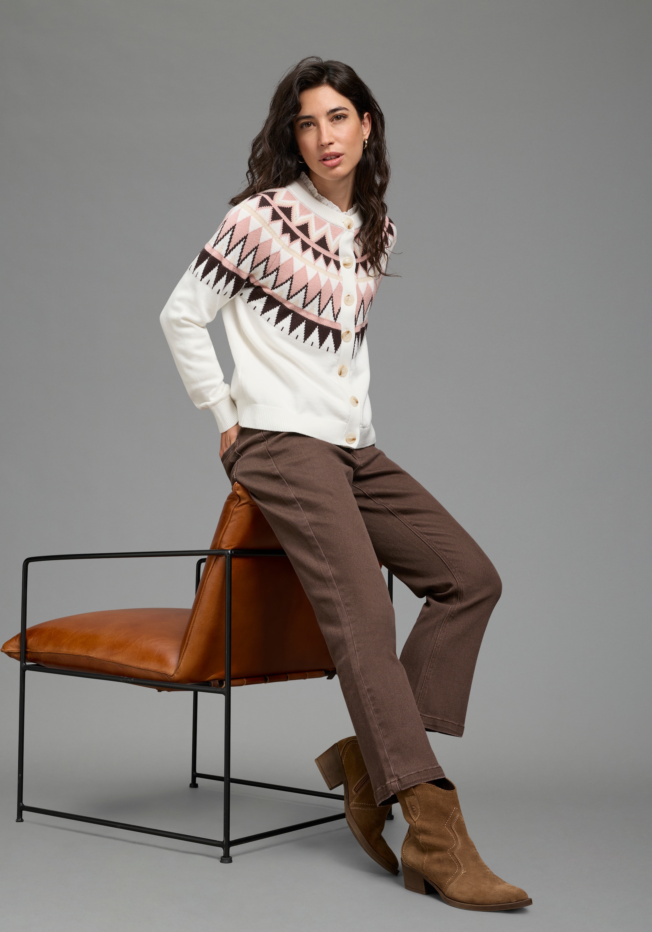 Laura Scott Strickjacke »mit femininem Norwegermuster« aus weicher Viskosemischung