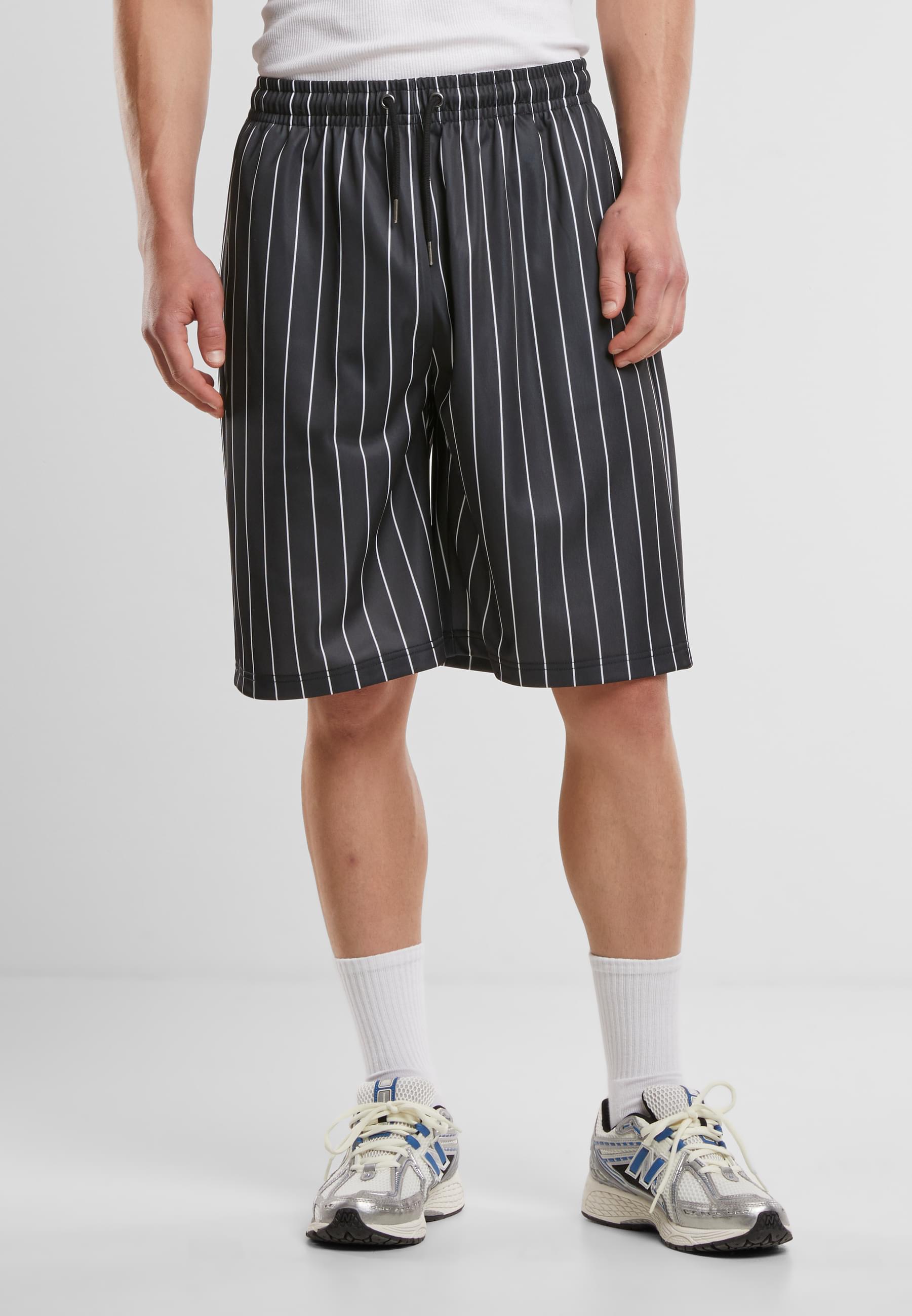 Thumbnail - URBAN CLASSICS Shorts "Urban Classics Pinstripe Trackshorts", (1 tlg.)