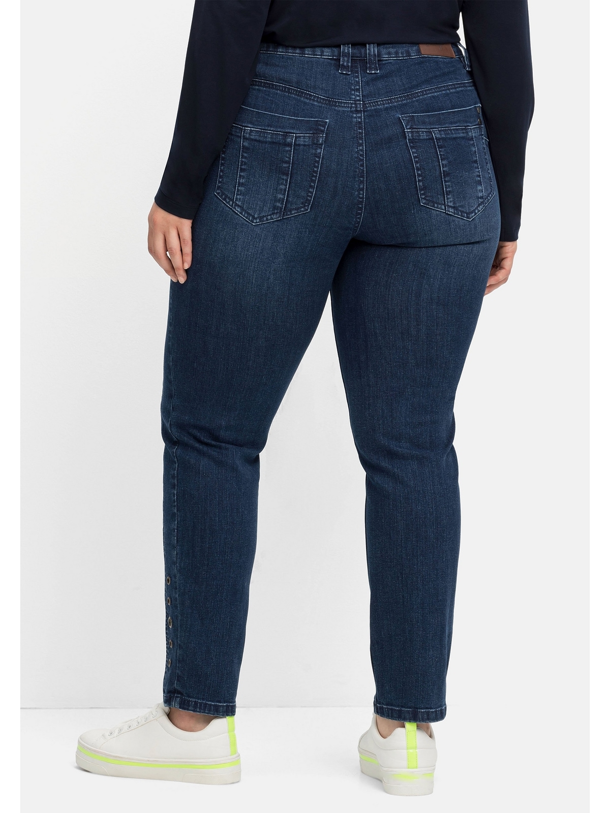 Zierösen, Five-Pocket-Form in mit BAUR Sheego | bestellen »Große Stretch-Jeans Größen«,