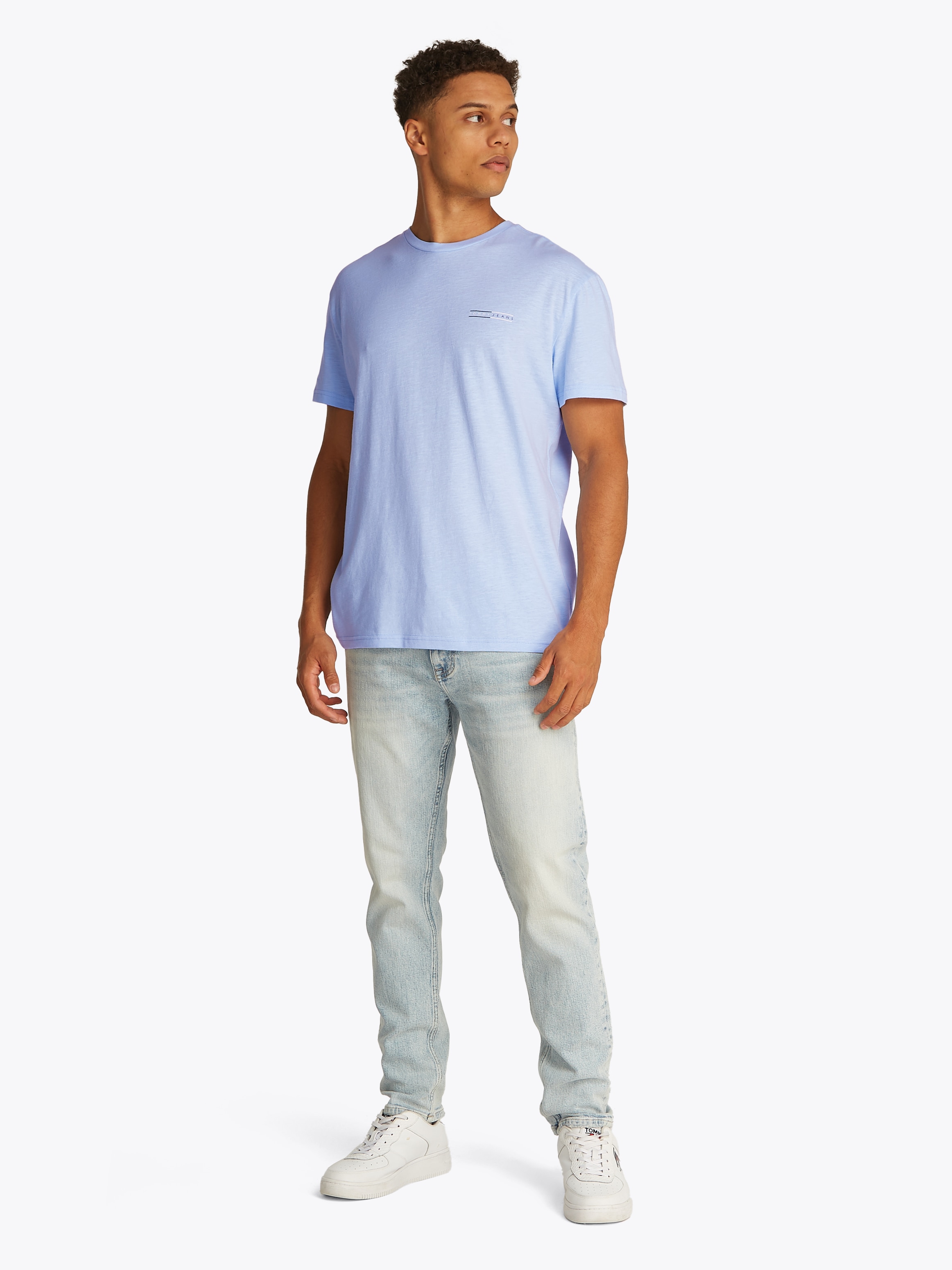 Tommy Jeans Kurzarmshirt »TJM REG GRAPHIC SLUB TEE EXT«, Mit Rundhalsausschnitt