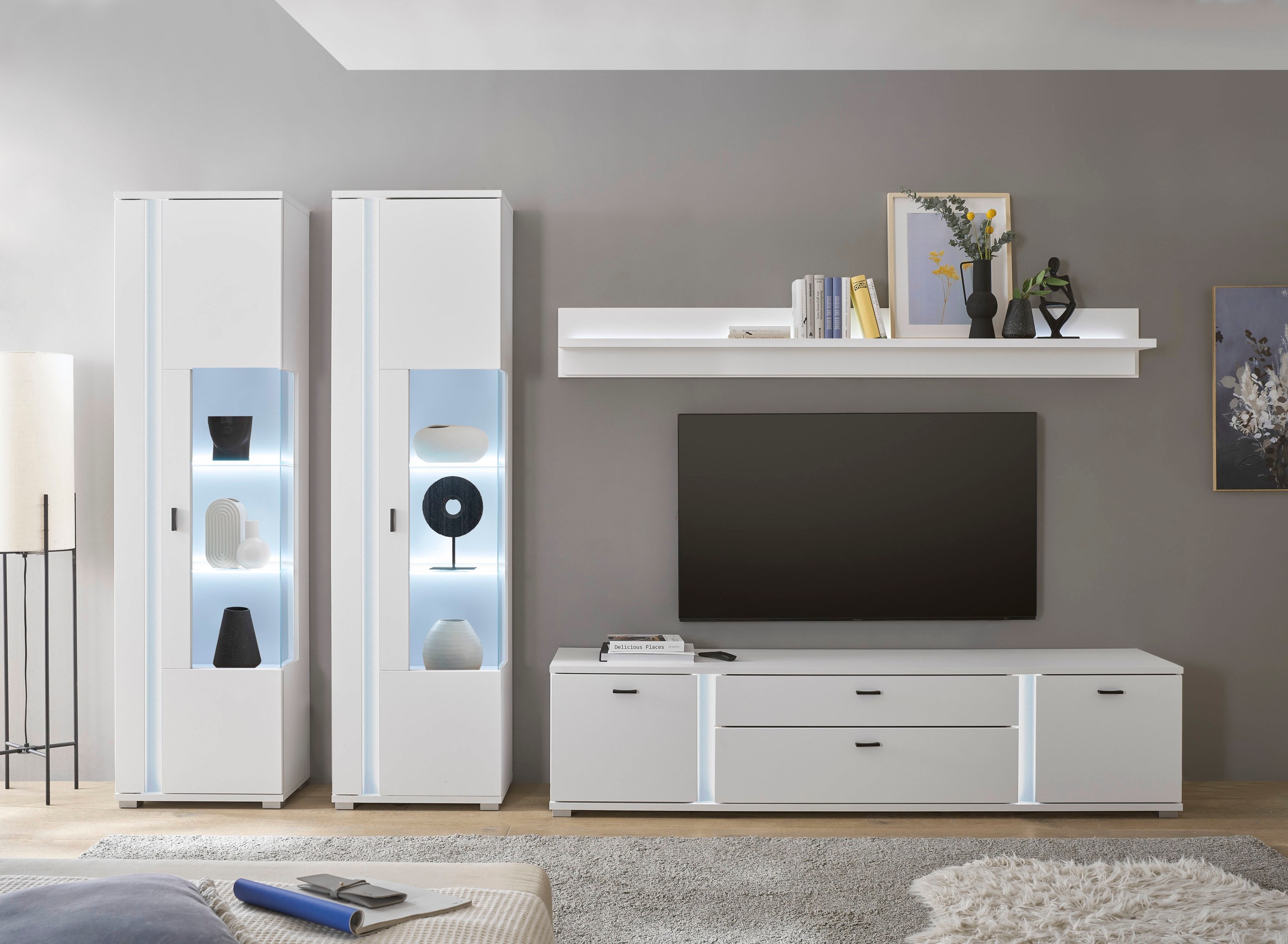 INOSIGN Wohnwand »LONG ISLAND«, (Set, 4 St.), in moderner Trendfarbe,inklusive senkrechter Beleuchtung,Breite 330 cm