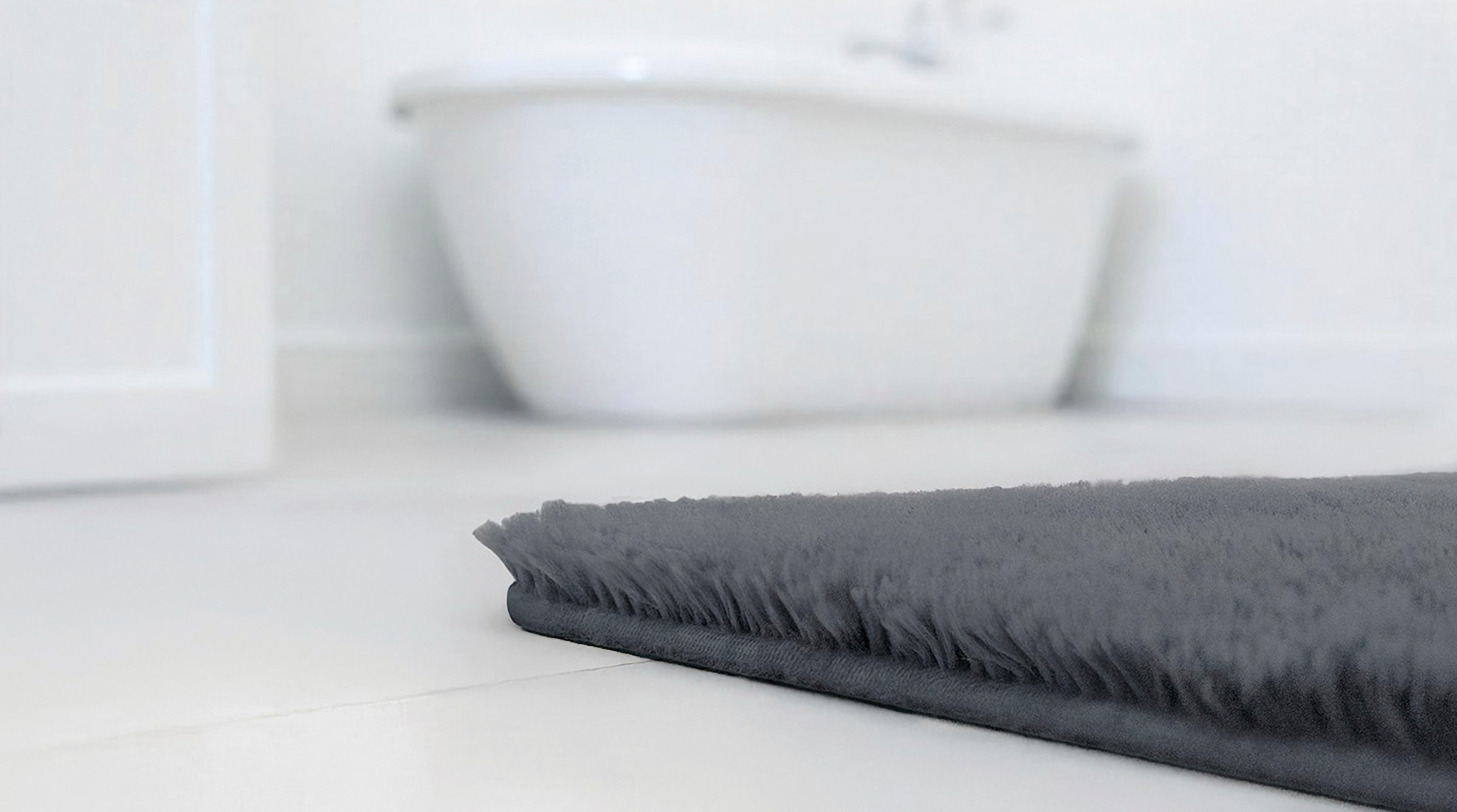 Bruno Banani Badematte »Danny«, rutschhemmend beschichtet, schnell trocknend, Made in Europe, einfarbiger Badteppich