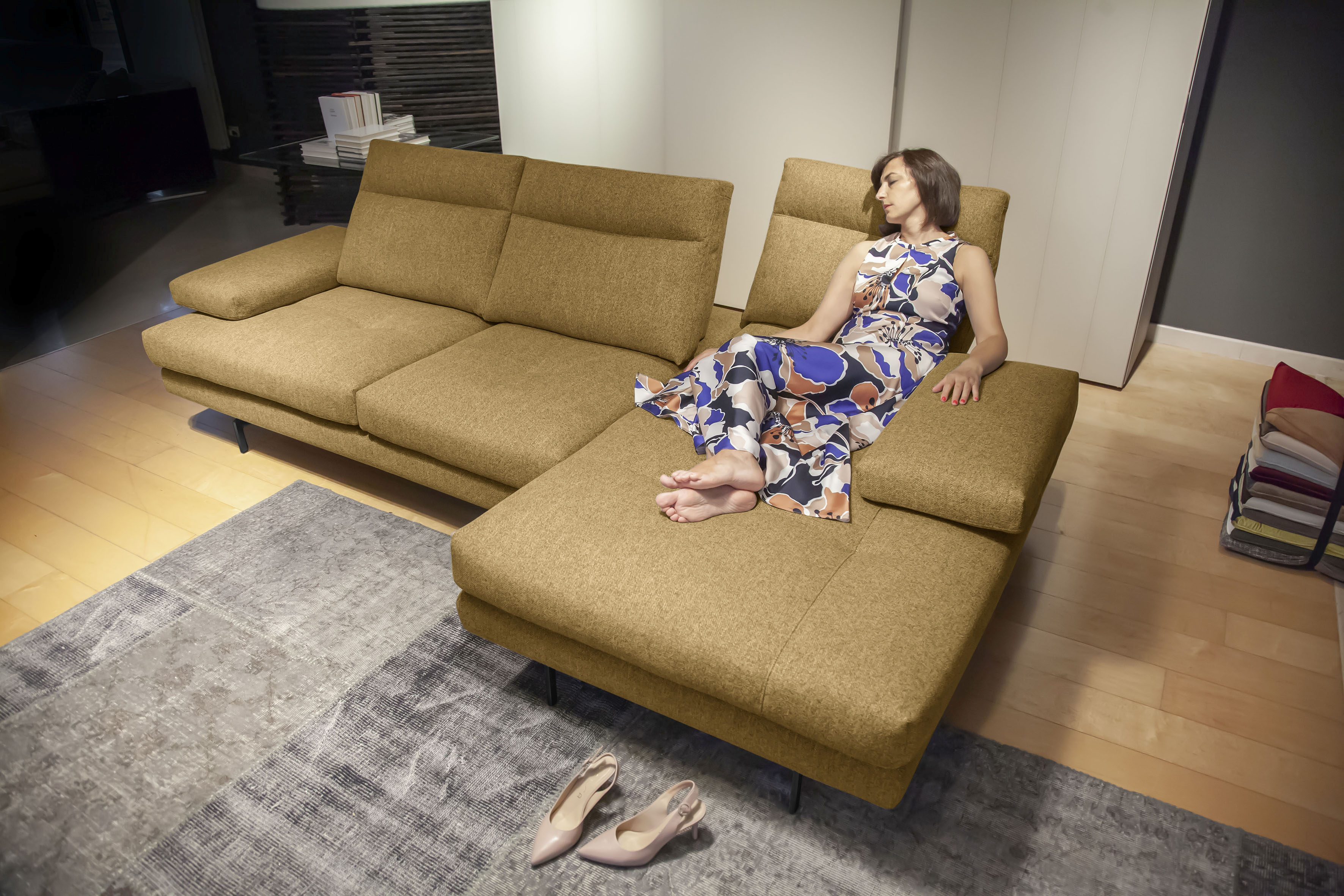 CALIA ITALIA Ecksofa "Toby Wing, B/T: 308/153 cm, Multifunktionssofa, Designsofa, L-Form" inkl. Sitztiefenverstellung und Armlehnfunktion, Füße in schwarz matt