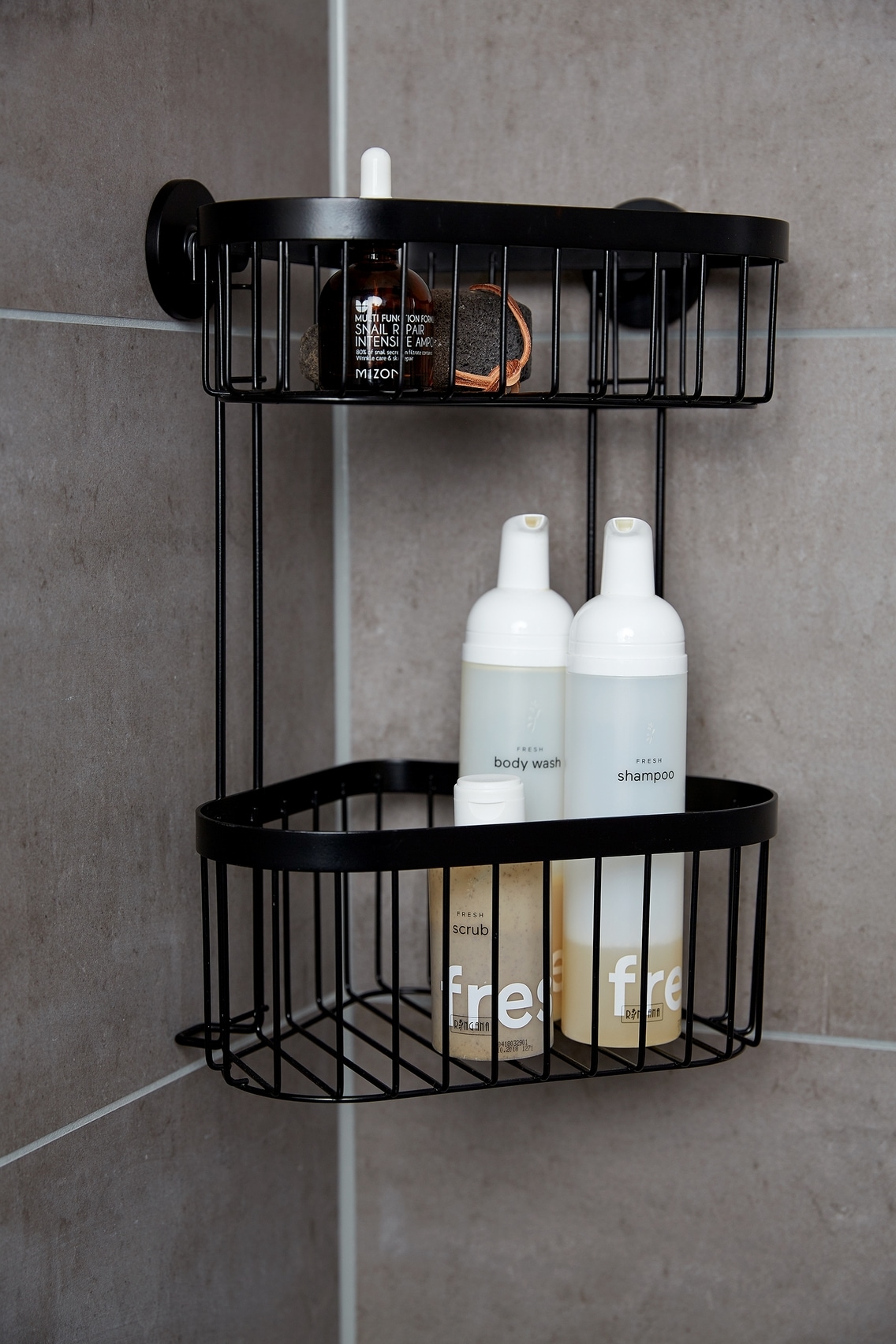 WENKO Duschregal »Classic Plus« Bad-Eckregal, befestigen ohne Bohren, Vacuum-Loc®, aus Stahl, schwarz