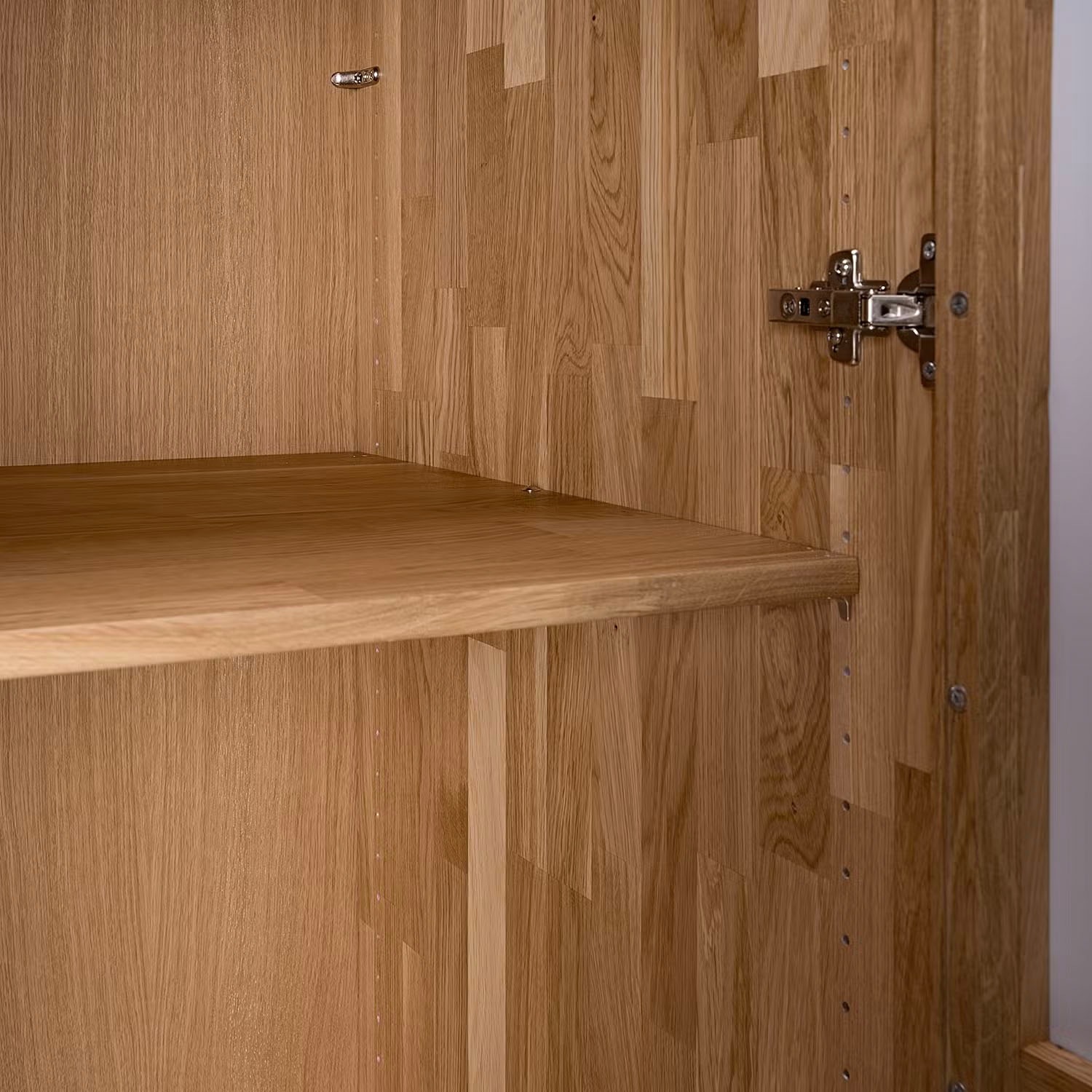 Home affaire Kleiderschrank »Ambroise, aus Wildeiche, inkl. Passepartout«, Massivholz-Kleiderschrank, im 50 cm Raster planbar