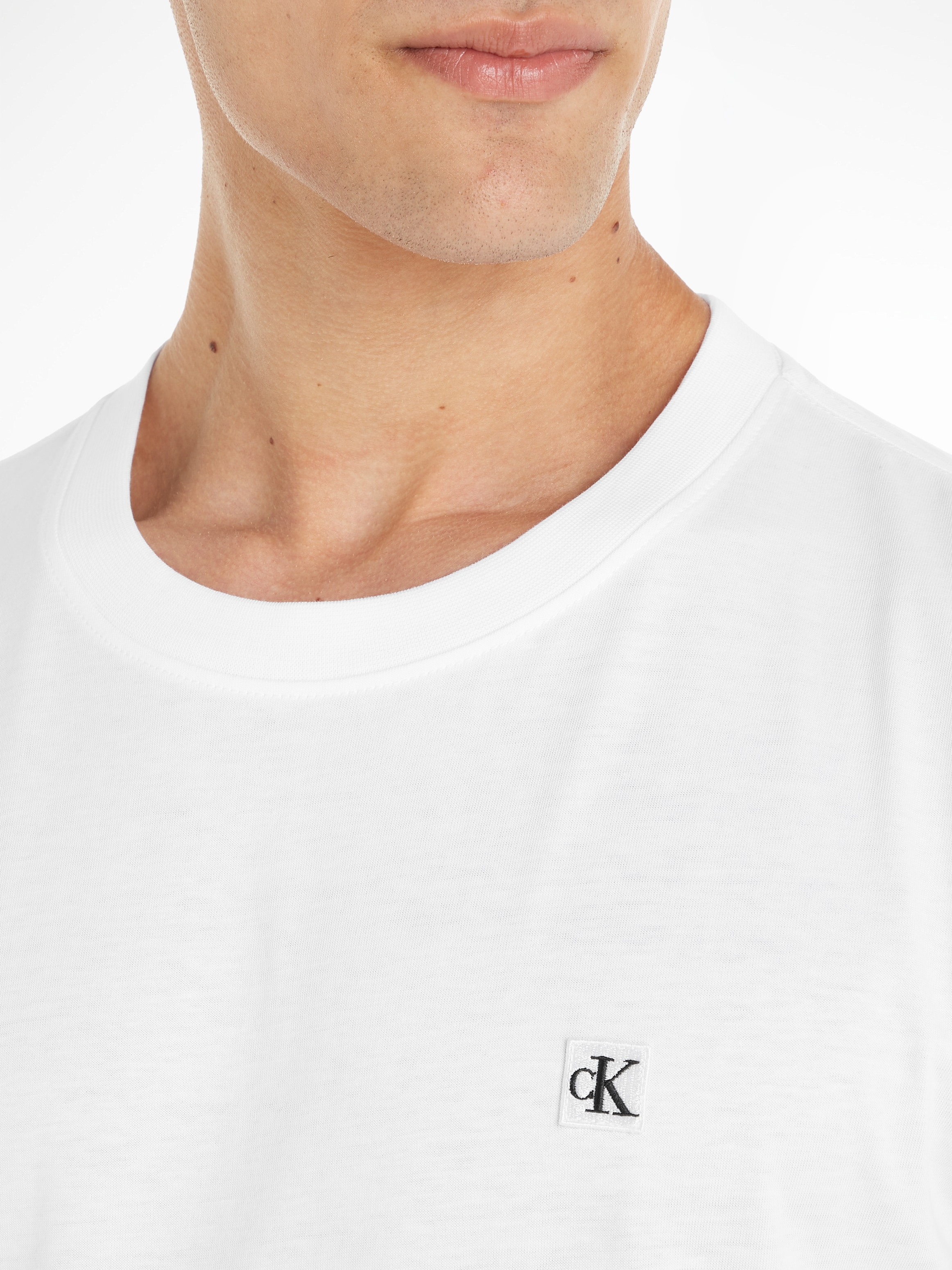 Calvin Klein Jeans T-Shirt »CK EMBRO BADGE TEE«, mit Logopatch