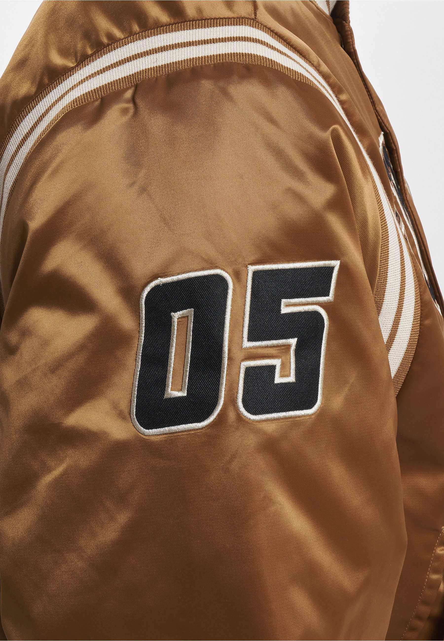 Fubu Bomberjacke »Fubu Herren FM233-001-1 FUBU College Satin Varsity Jacket« 1 Stk. tlg. ohne Kapuze