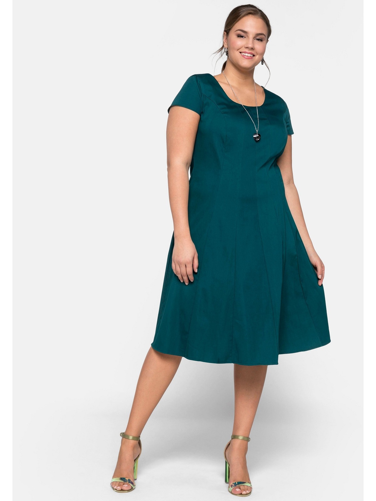 sheego -  Cocktailkleid "Bahnenkleid", in Bahnenform