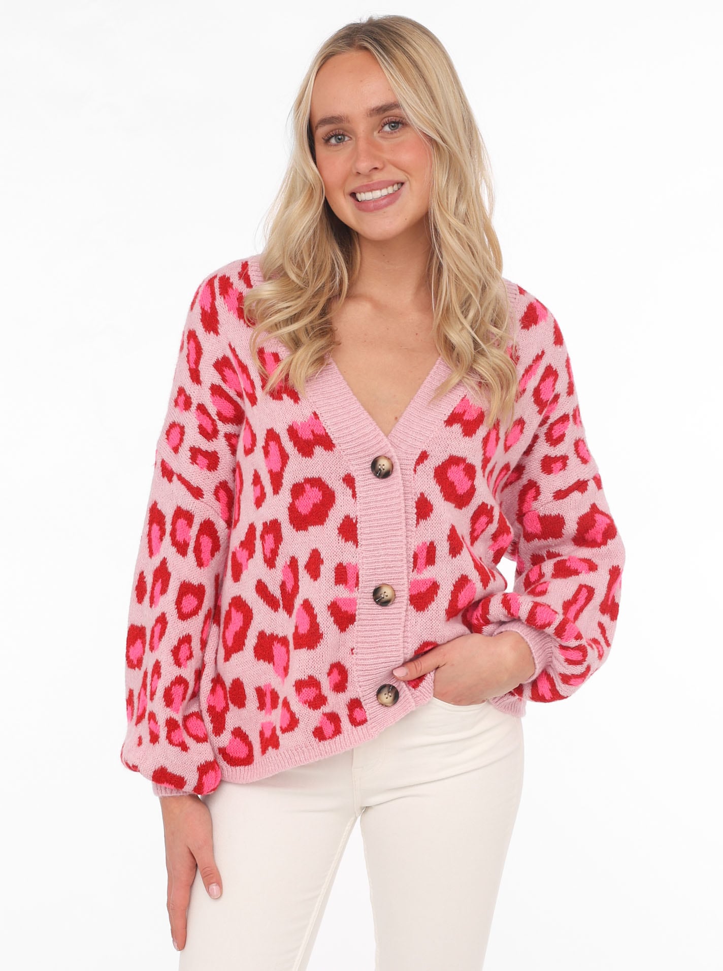 Zwillingsherz Strickjacke »"Big Leo"«, mit Knöpfen und auffallendem Leo Muster, One Size