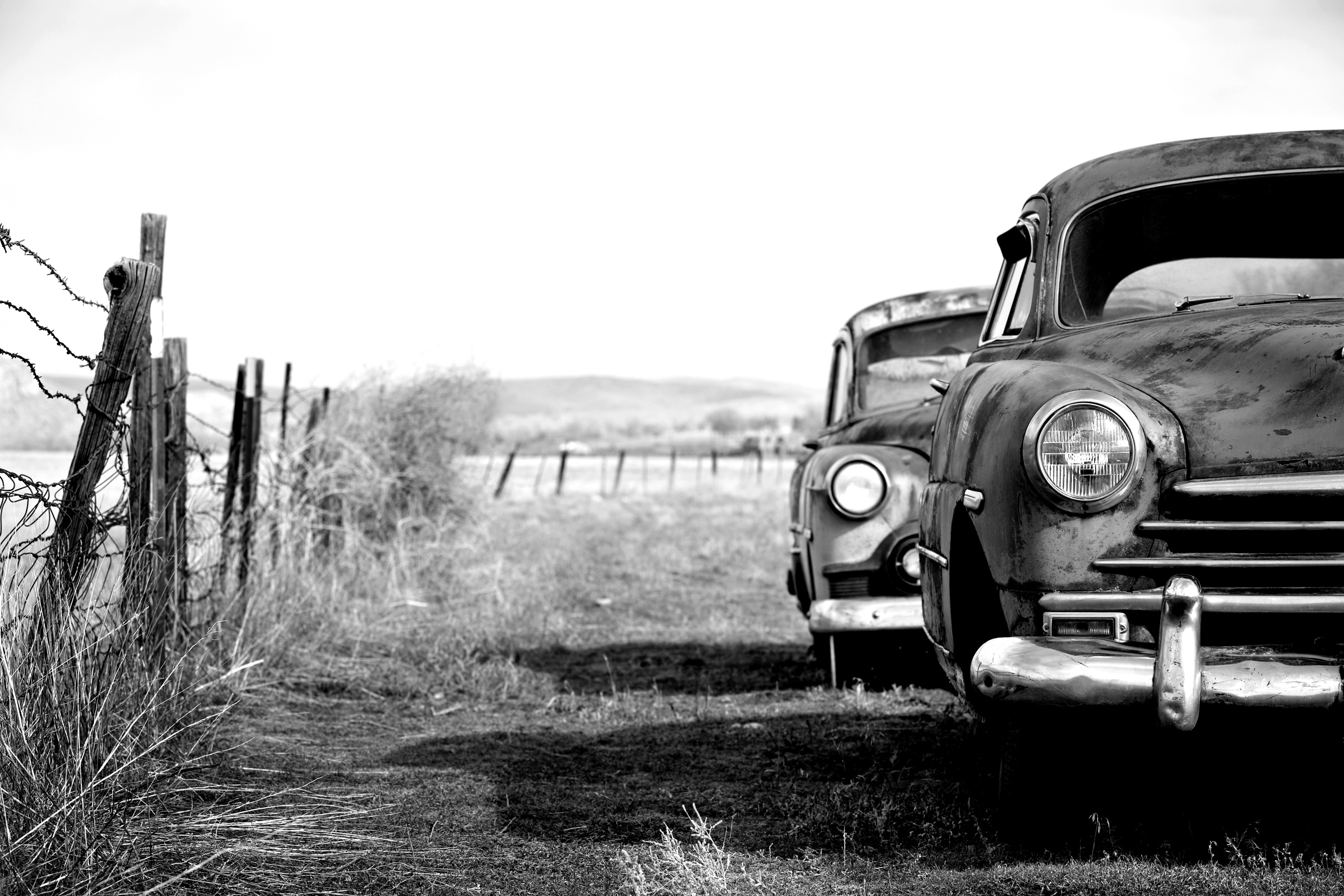 Papermoon Fototapete "Autos Schwarz & Weiß"